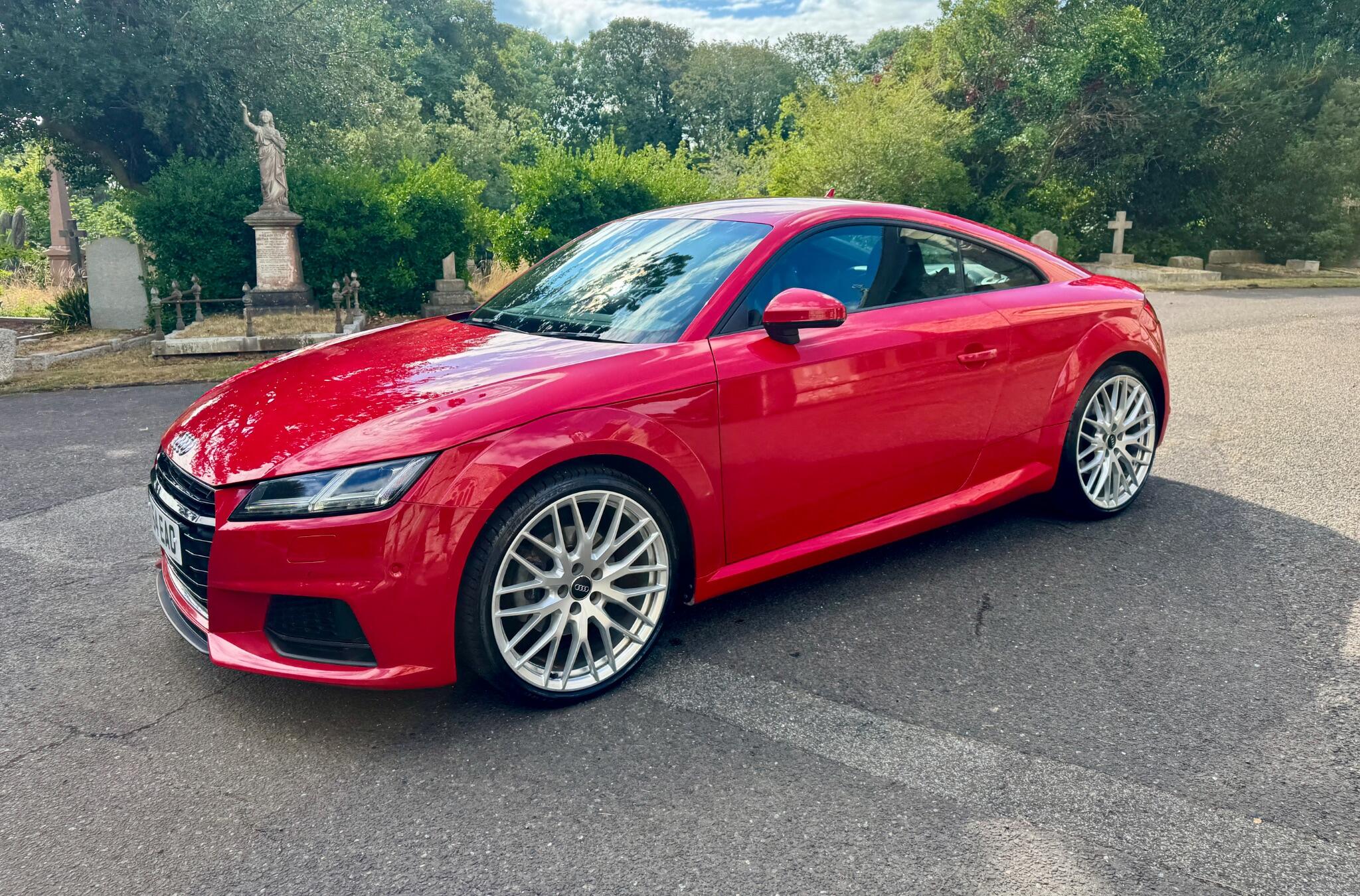Audi TT view 3
