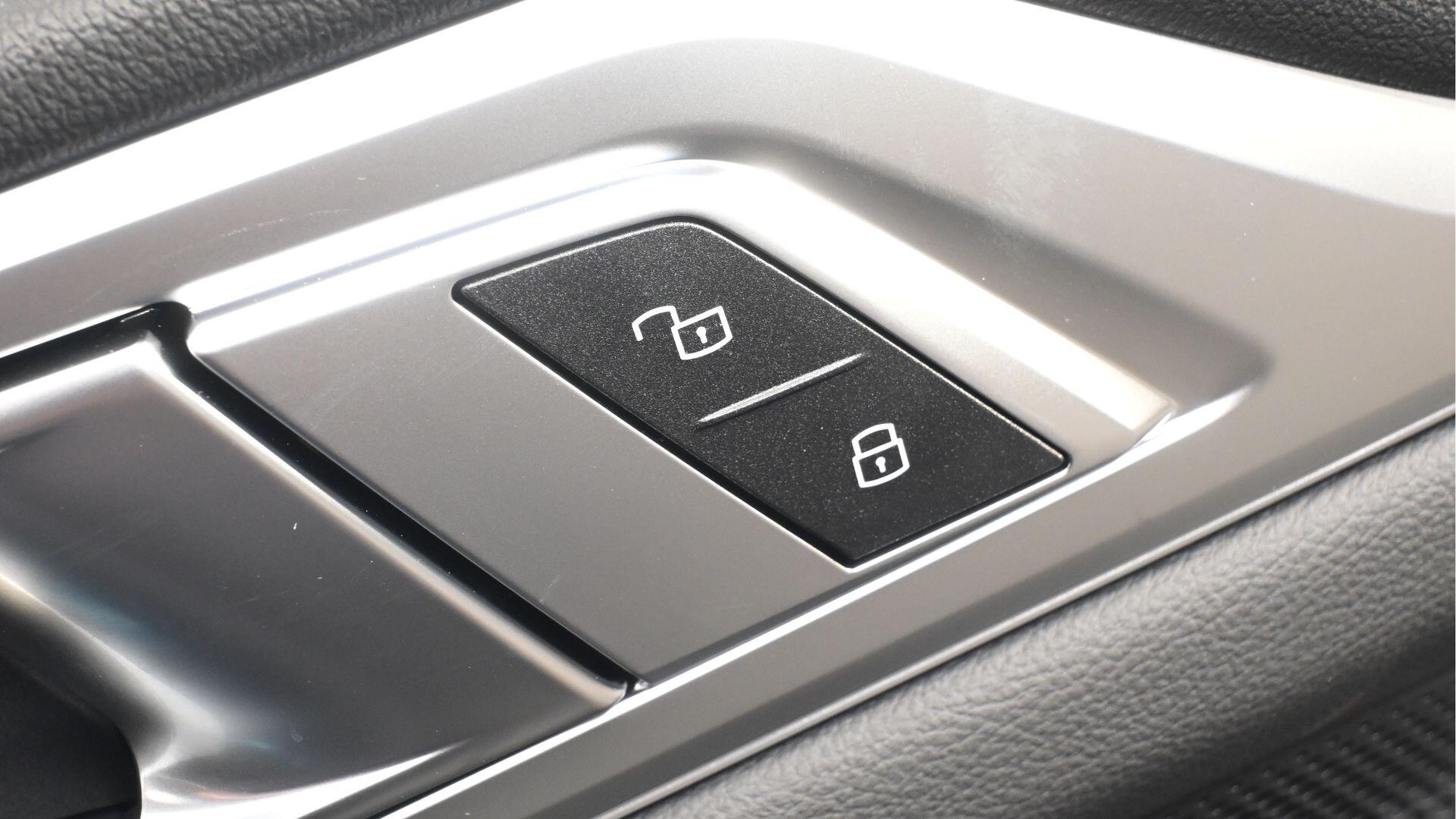 BMW i4 view 28