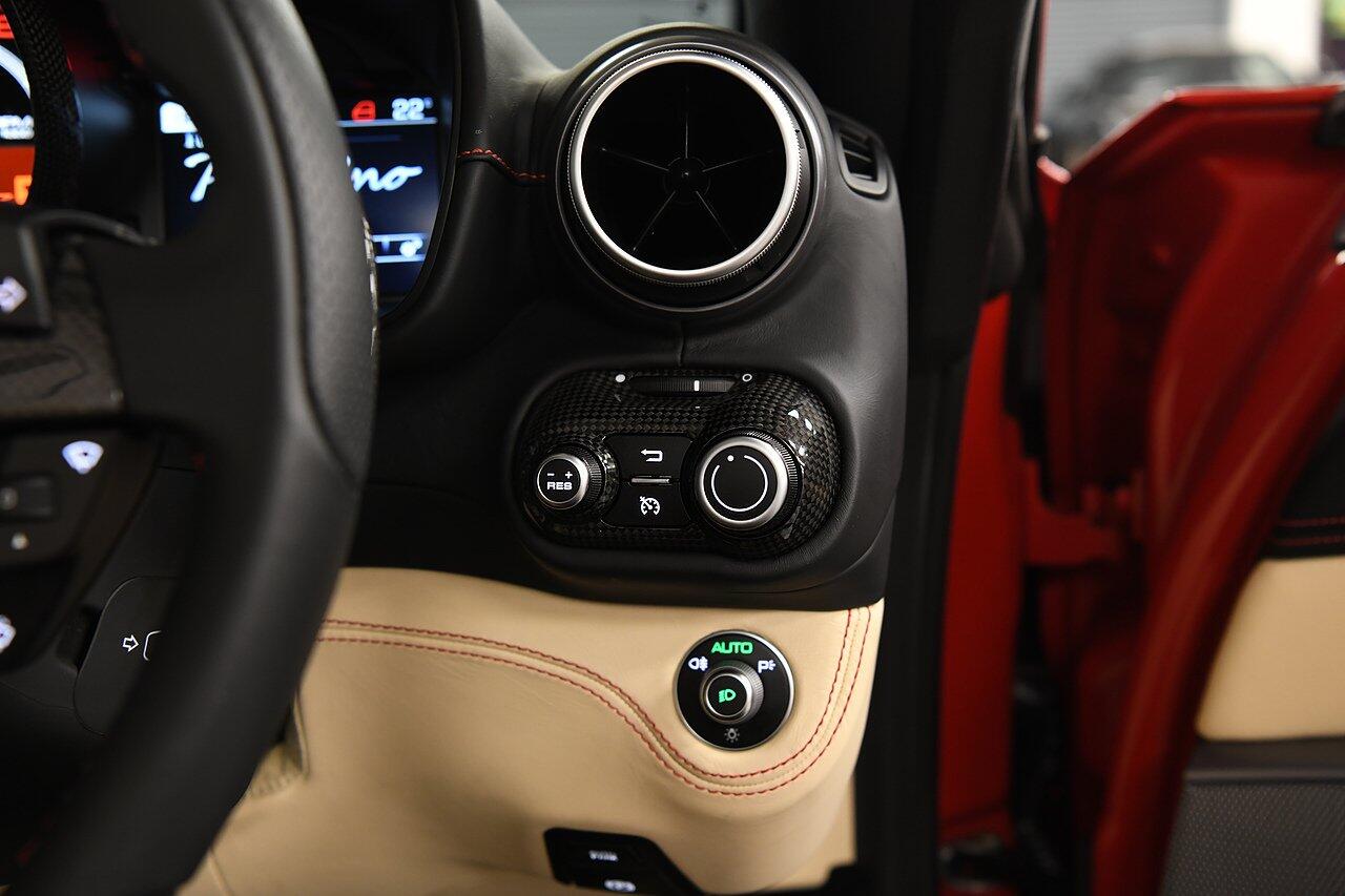 Ferrari Portofino view 25