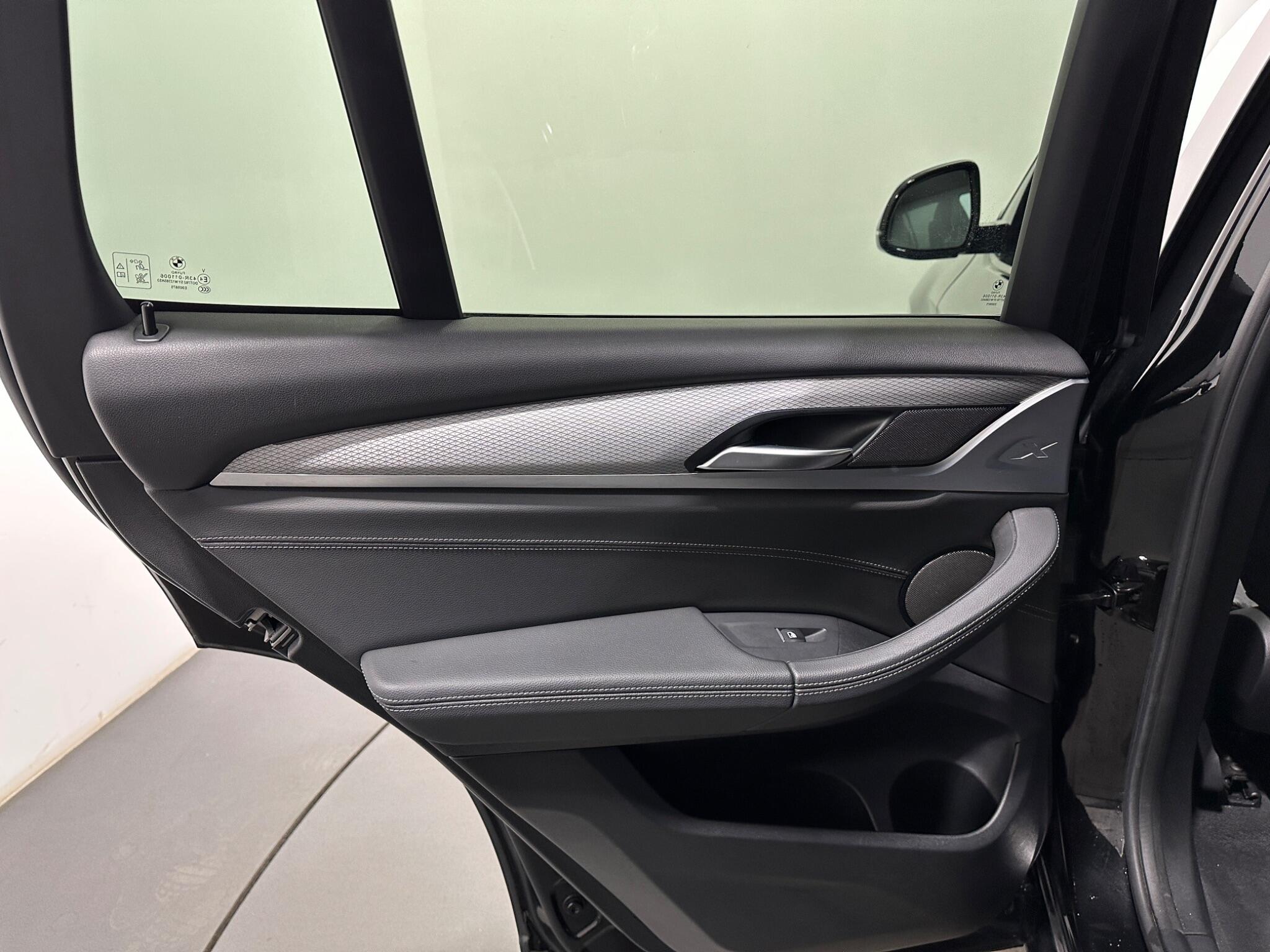 BMW X3 view 42