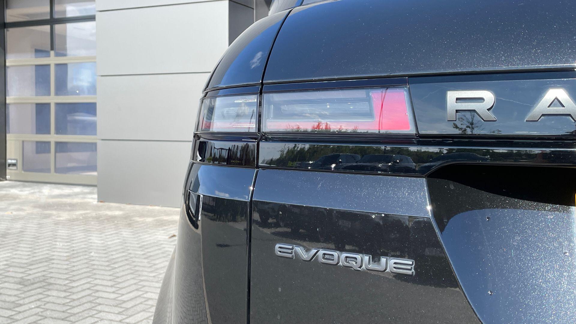 Land Rover Range Rover Evoque view 26