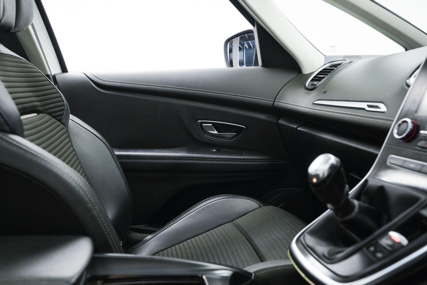Renault Grand Scenic view 14