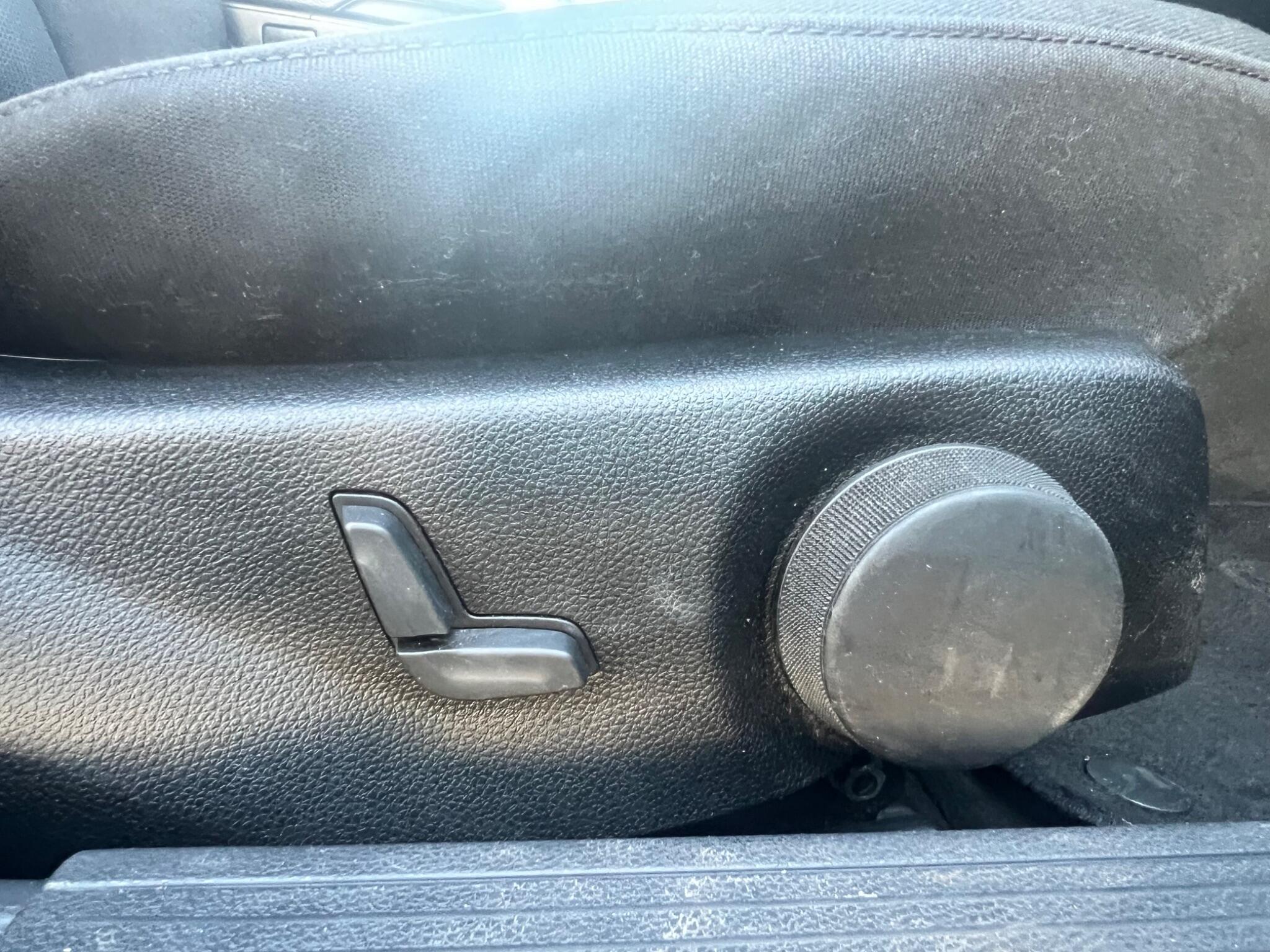 Mercedes-Benz C-Class view 22