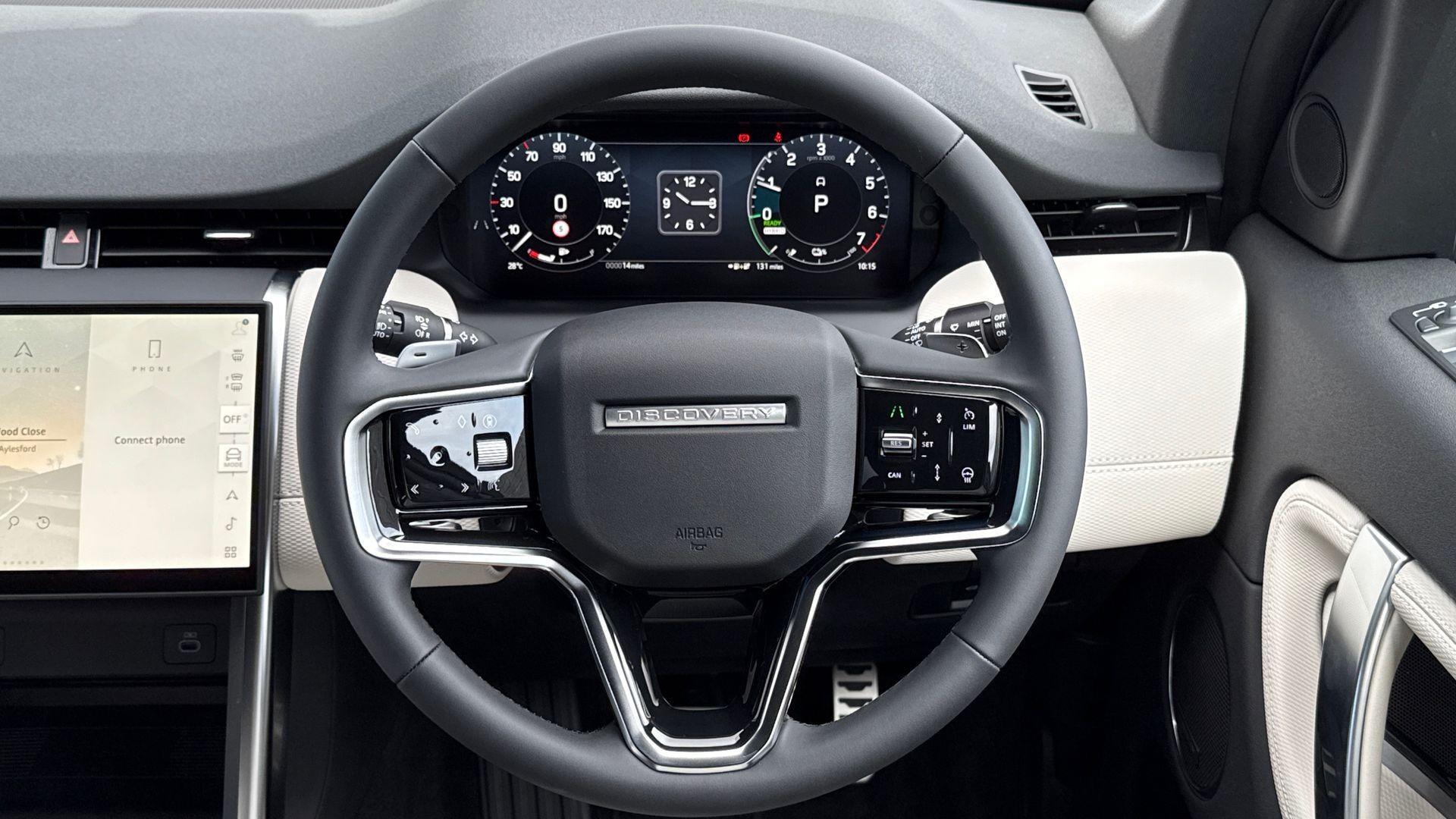 Land Rover Discovery Sport view 16
