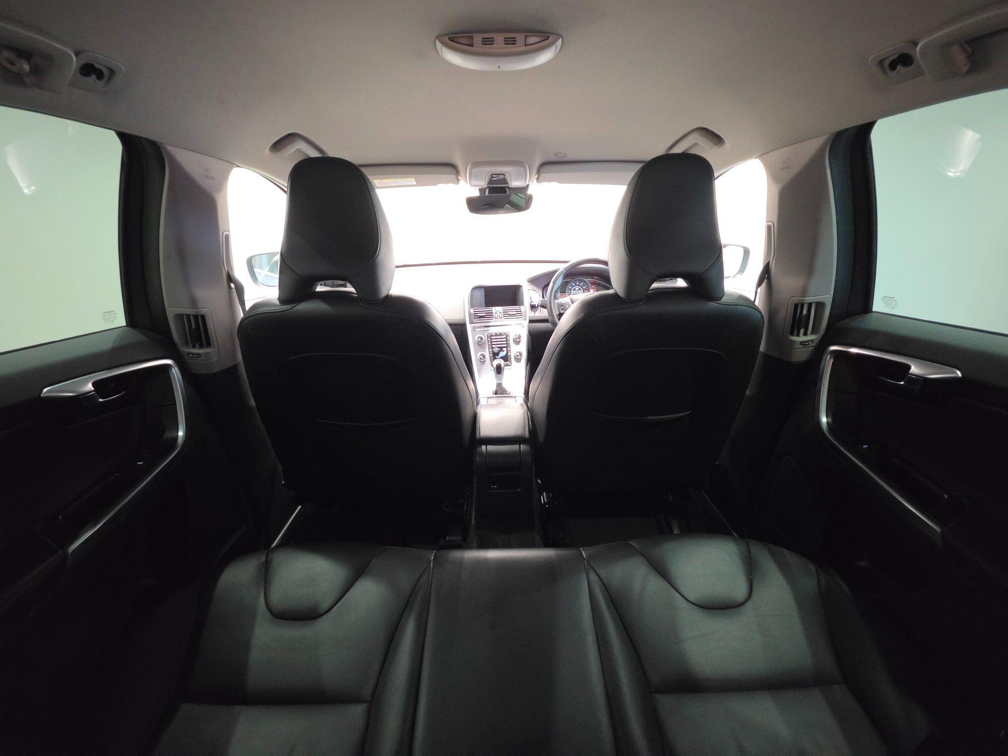 Volvo XC60 view 23