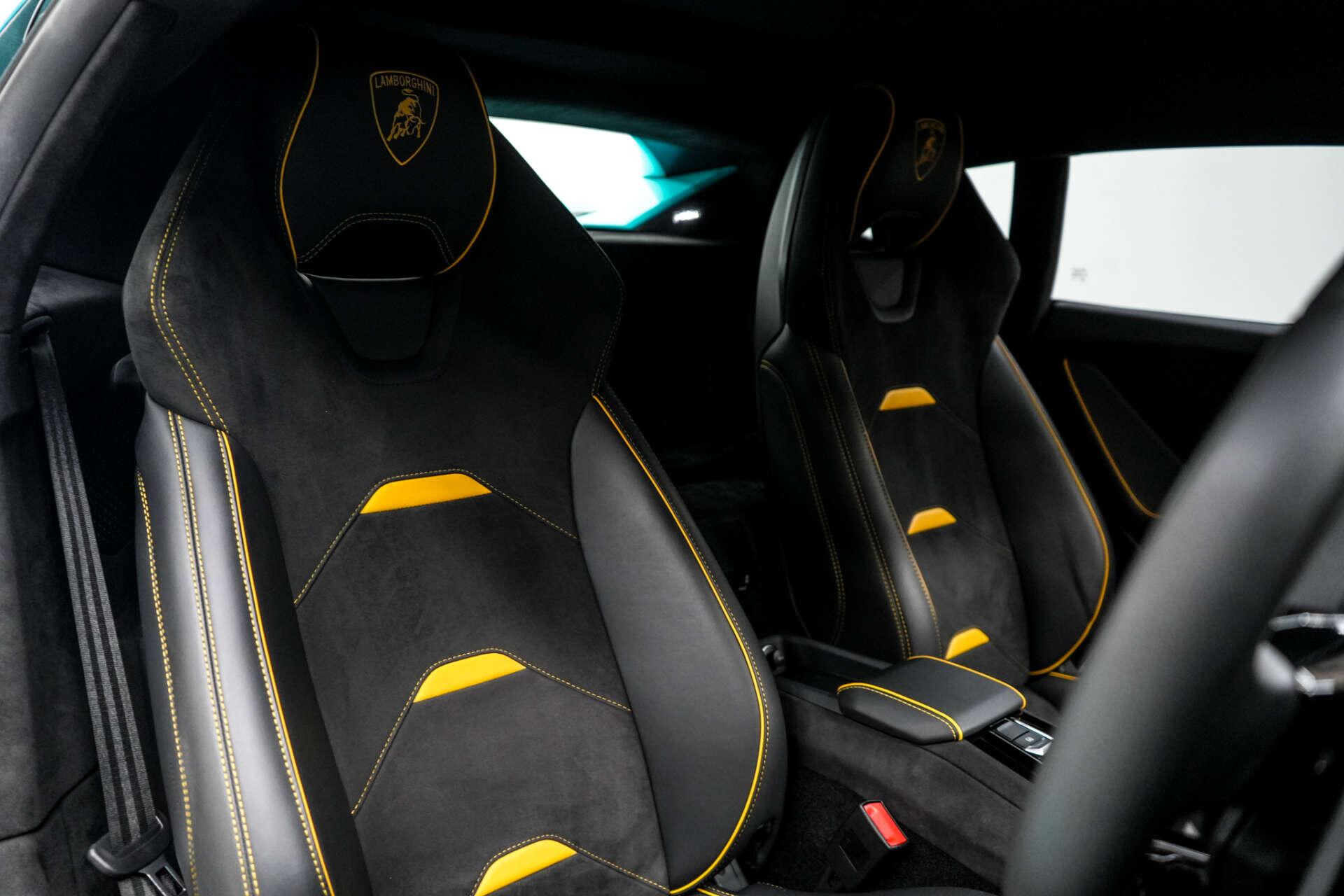 Lamborghini Huracan view 30