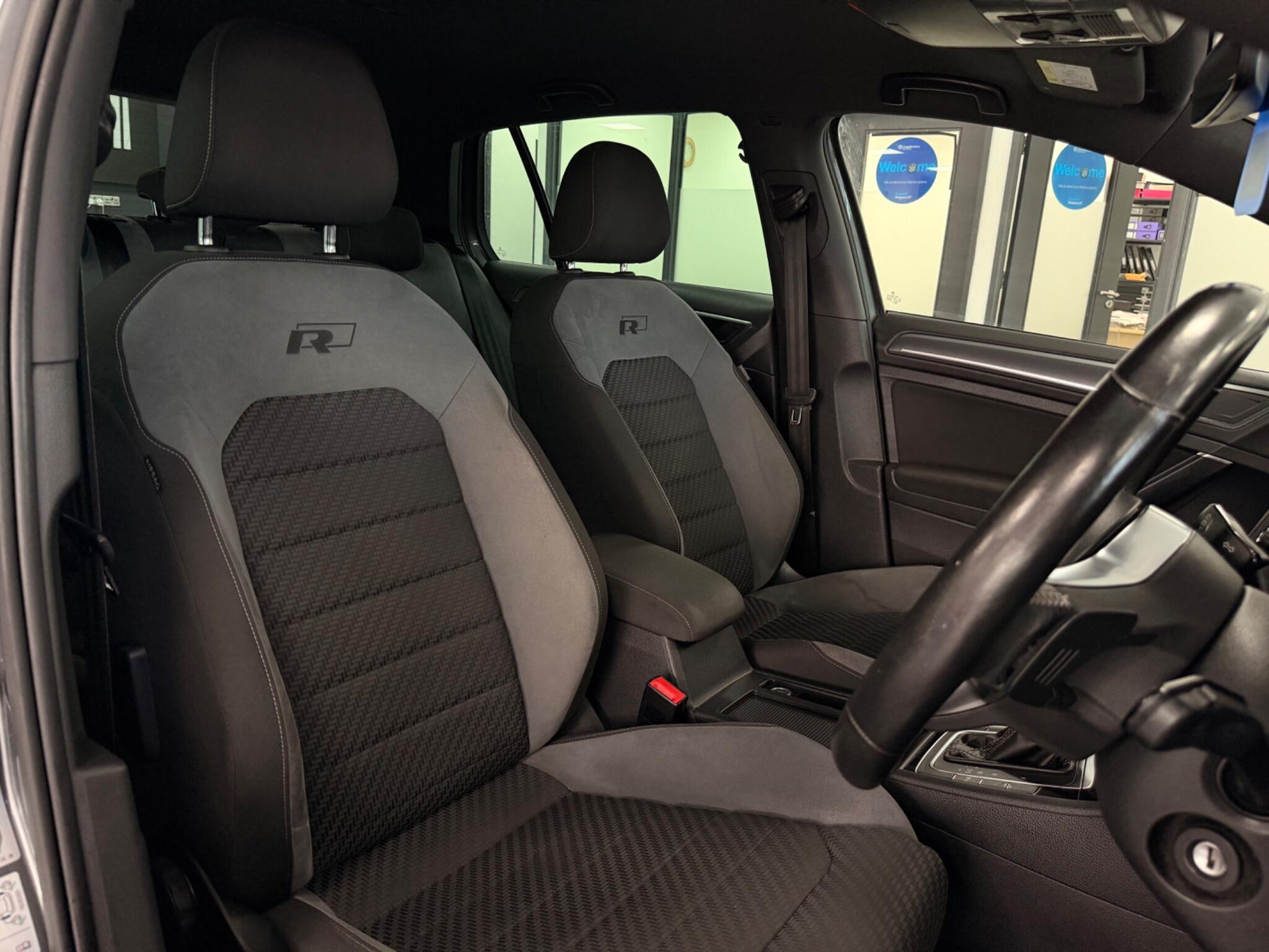 Volkswagen Golf view 18