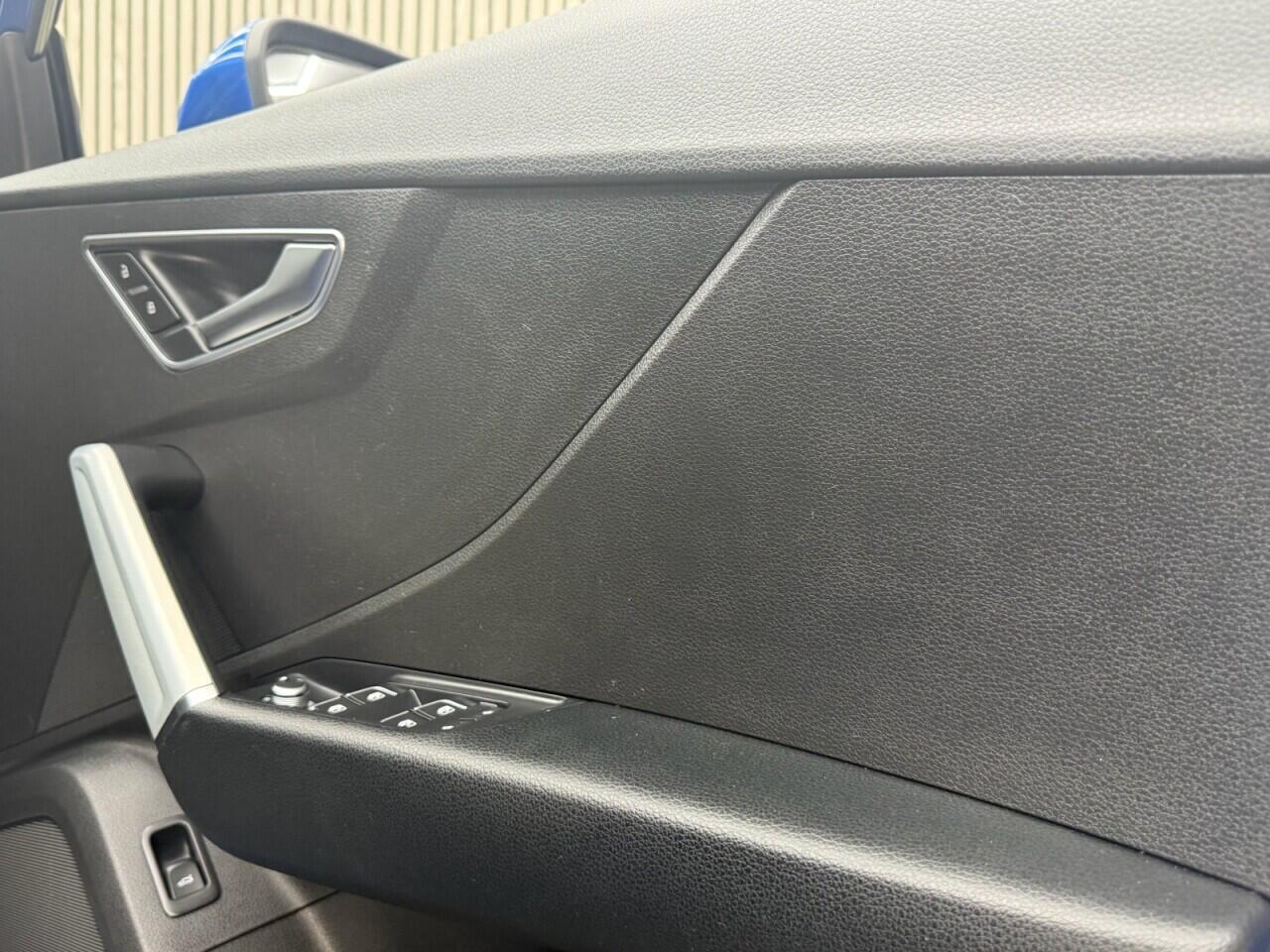 Audi Q2 view 12