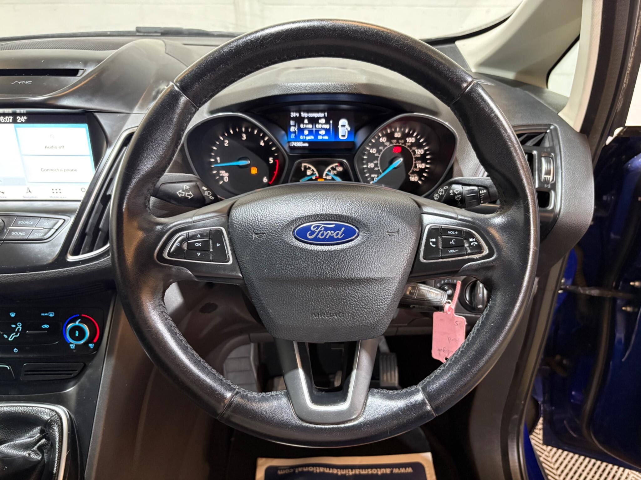 Ford Grand C-Max view 44