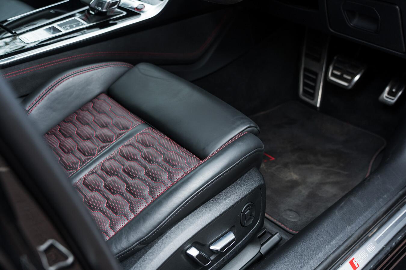 Audi RS6 Avant view 34