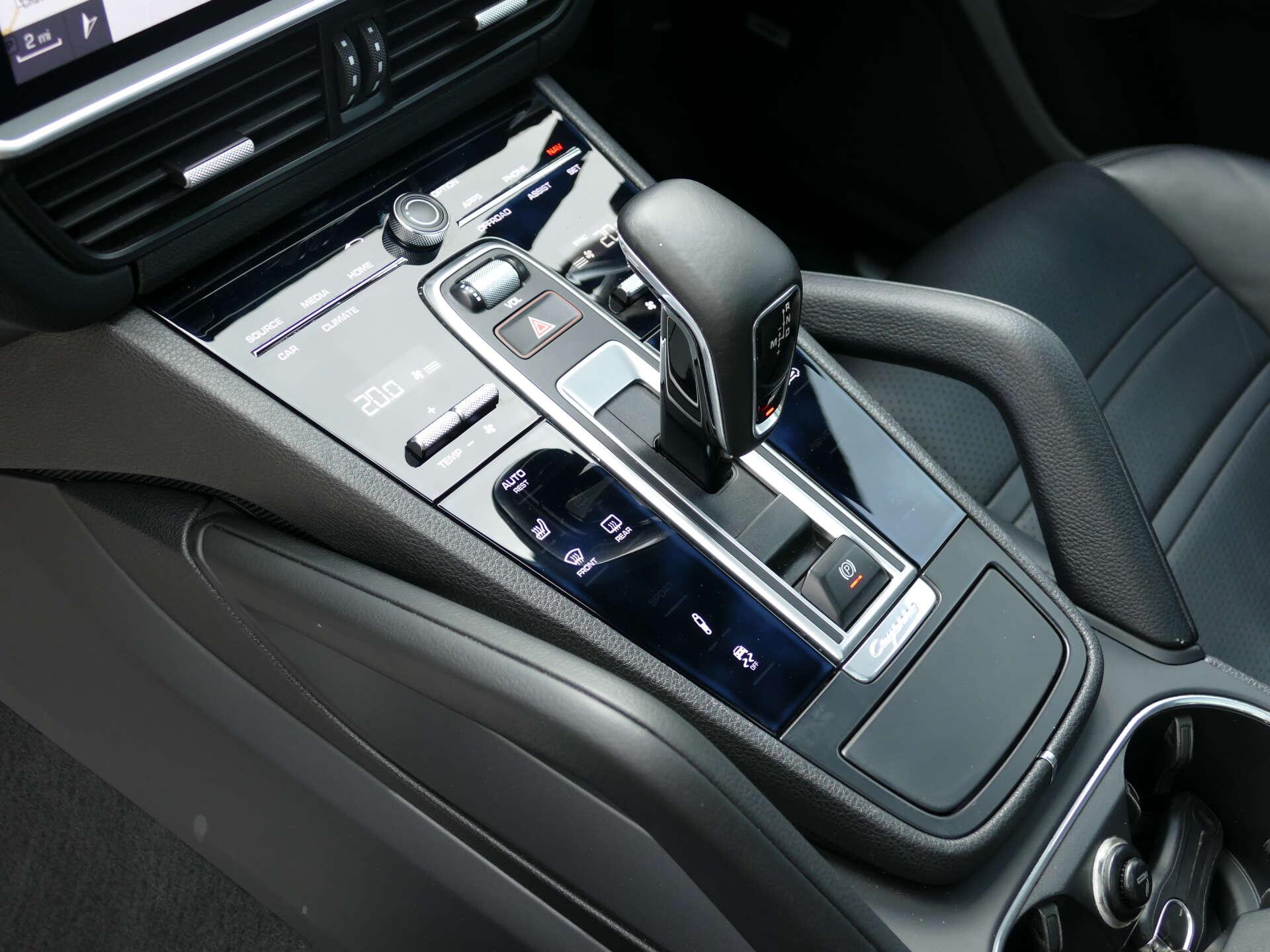 Porsche Cayenne view 31