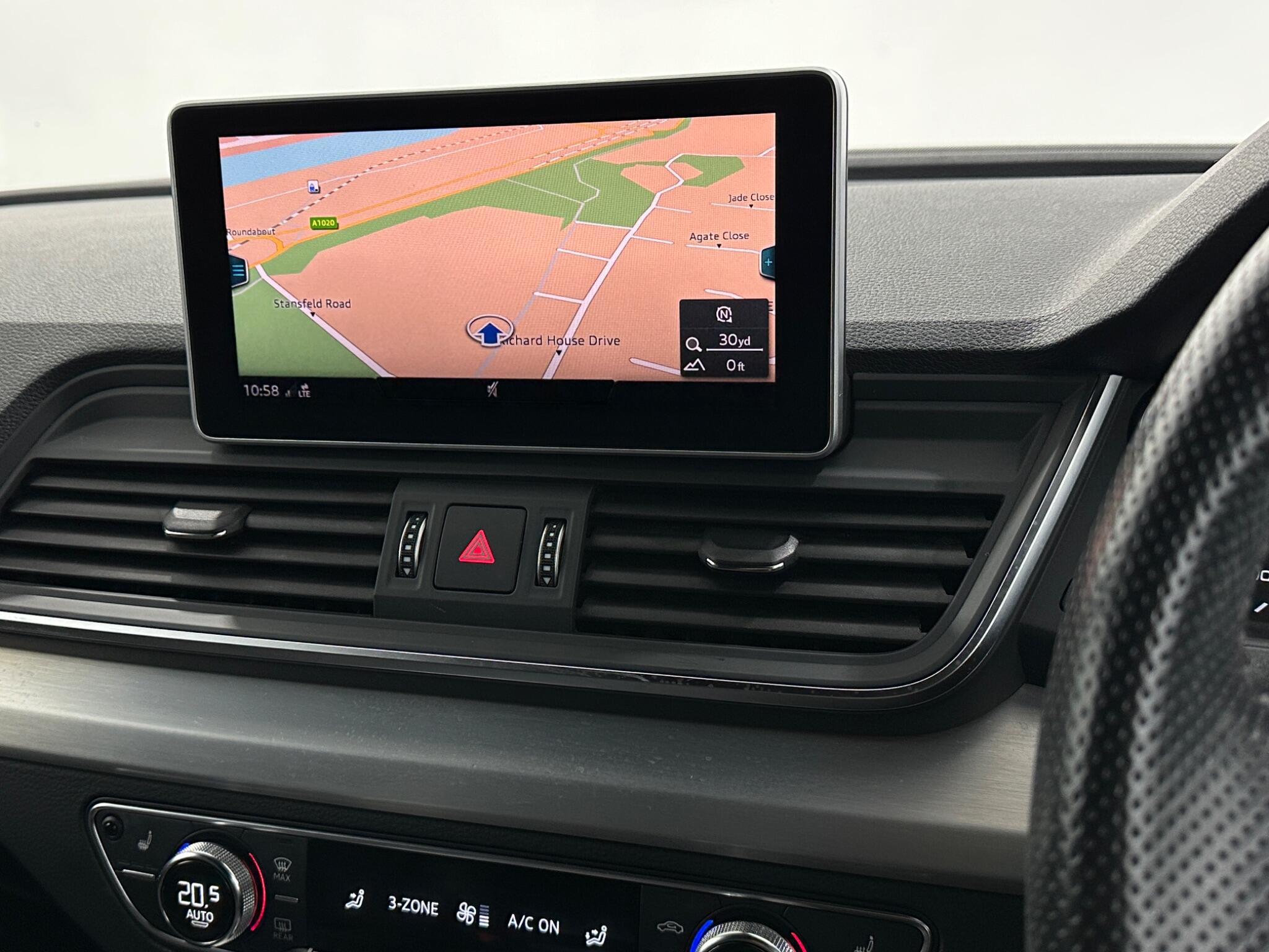 Audi Q5 view 23
