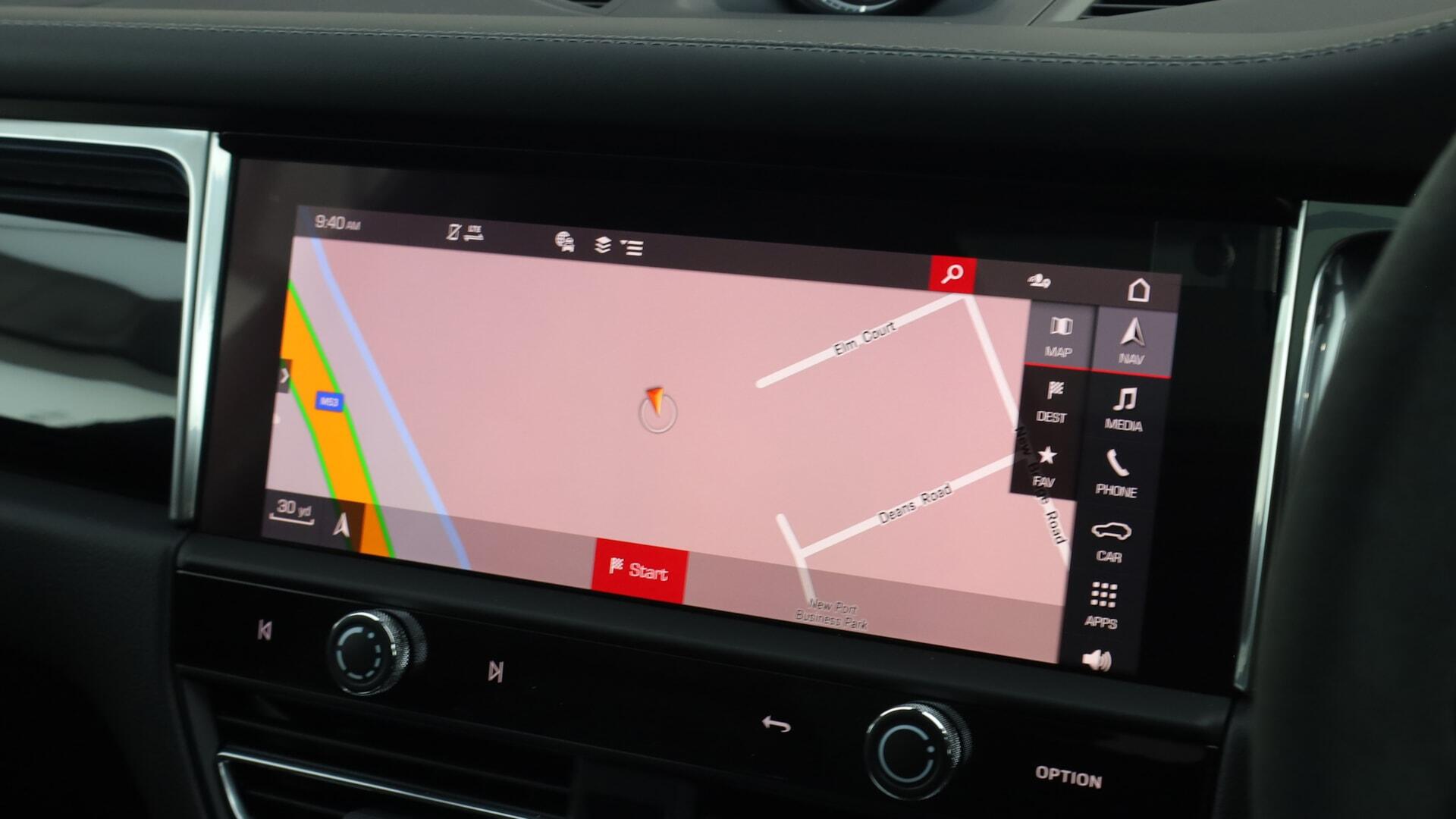Porsche Macan view 13