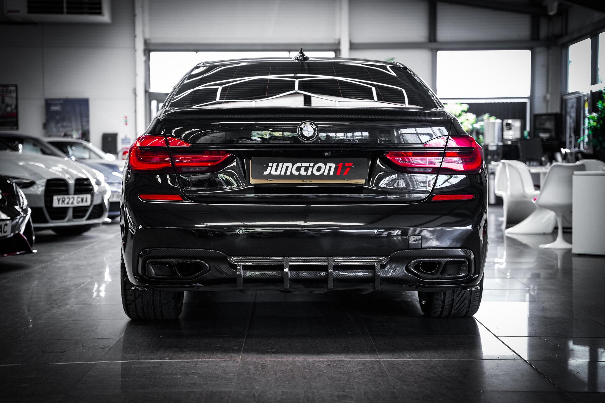 BMW 7 Series view 15