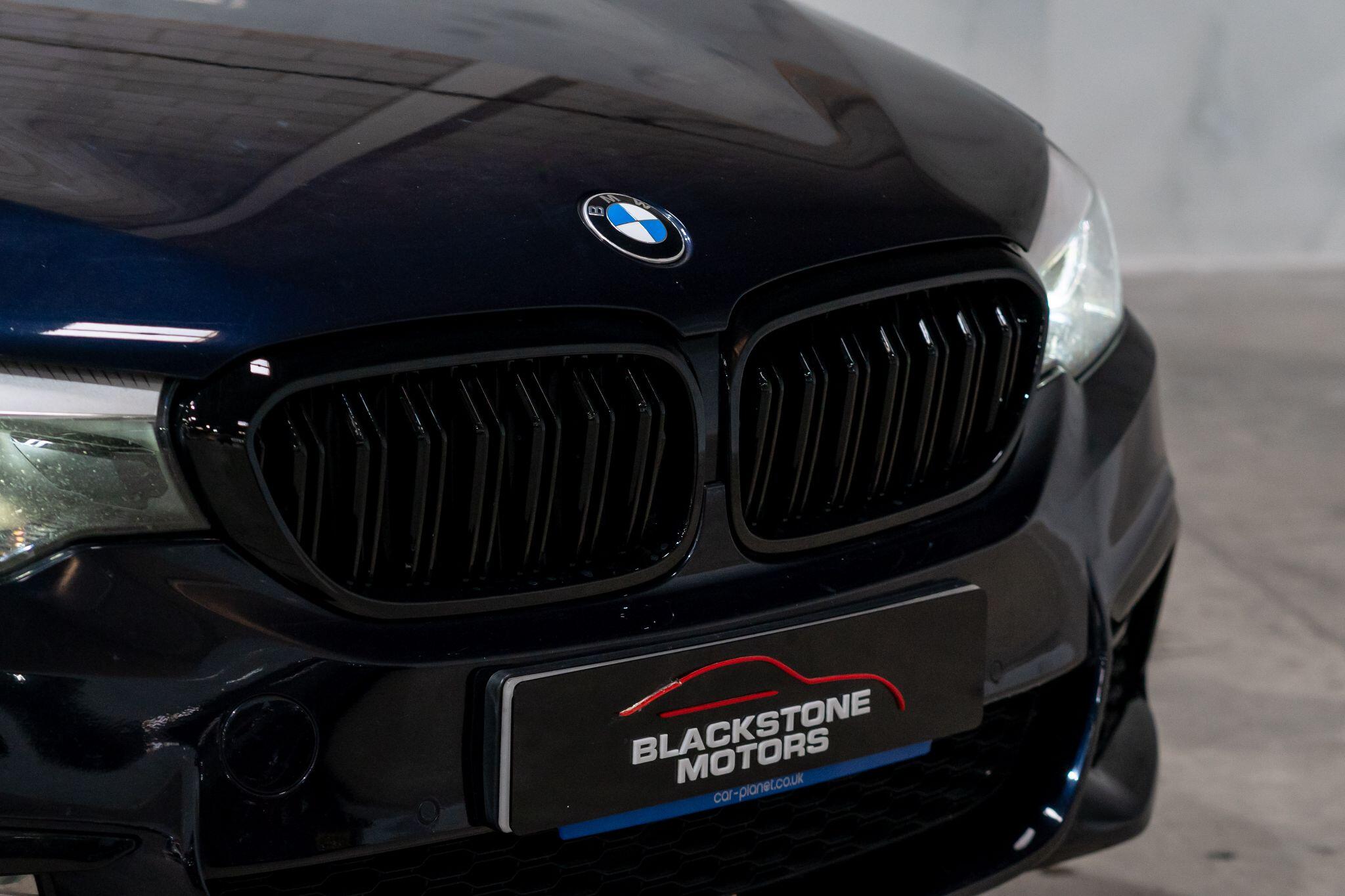 BMW 5 Series view 35