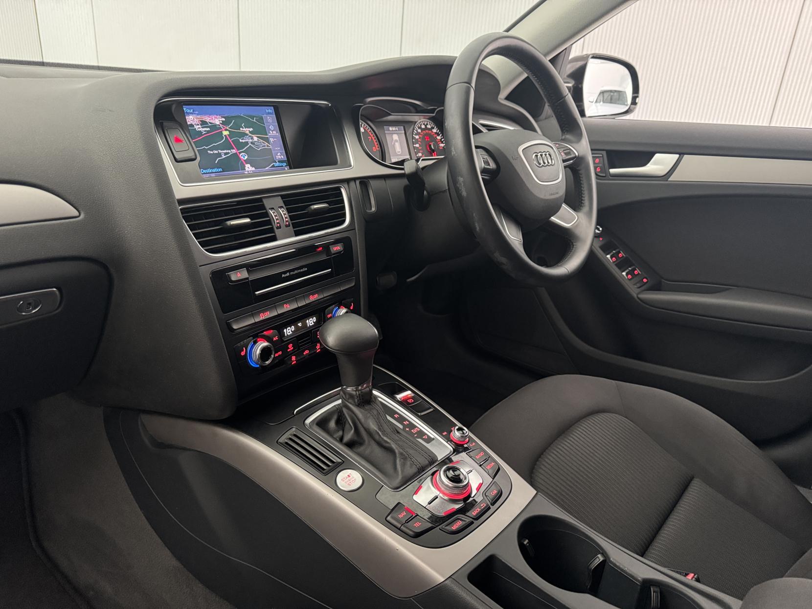 Audi A4 Avant view 51