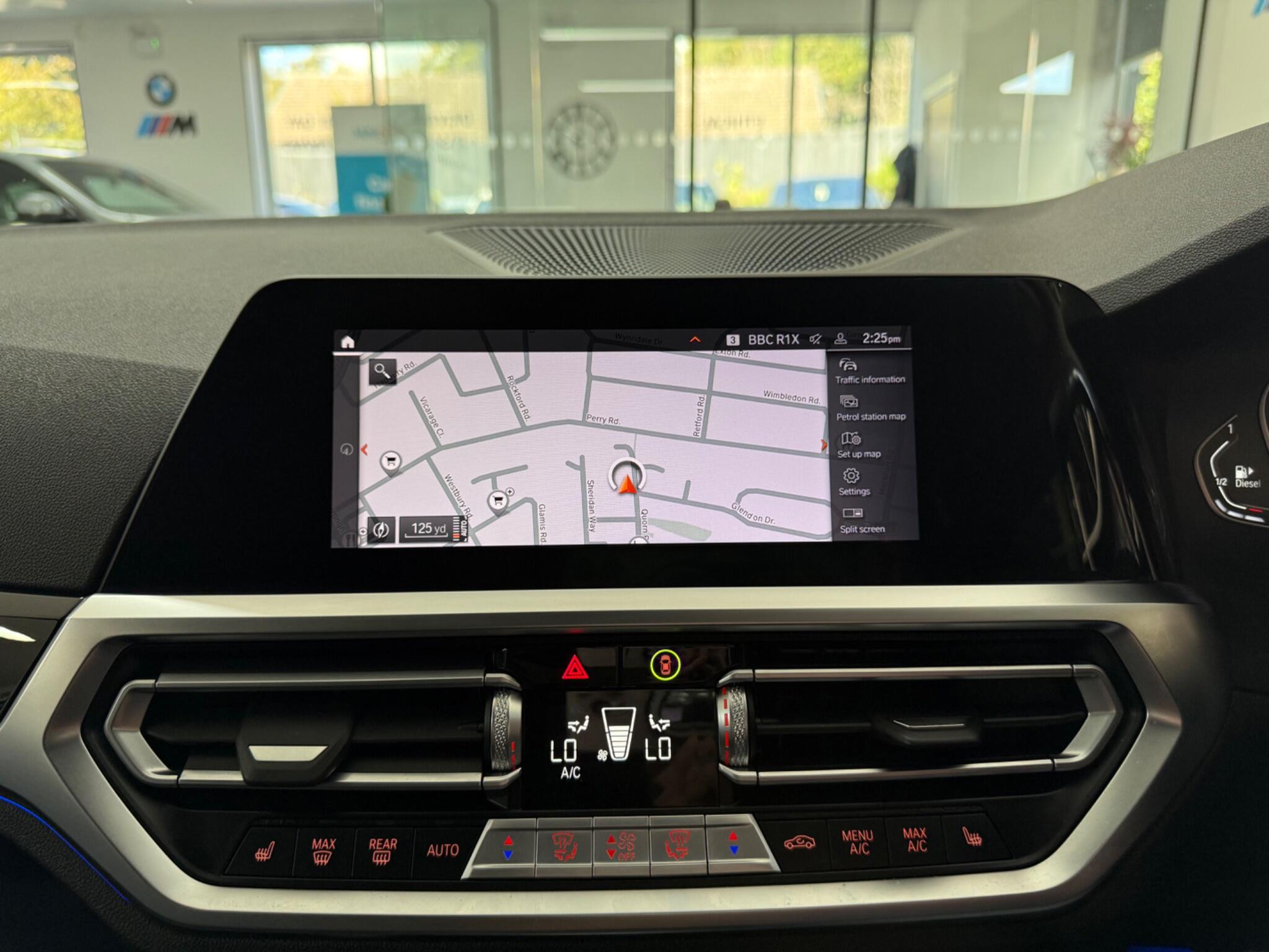 BMW 3 Series view 9