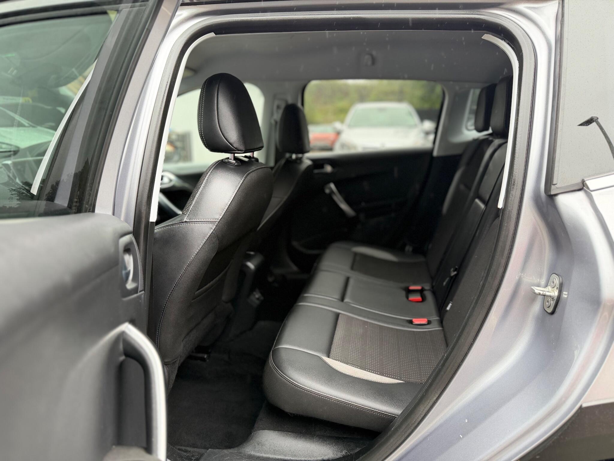 Peugeot 2008 view 17