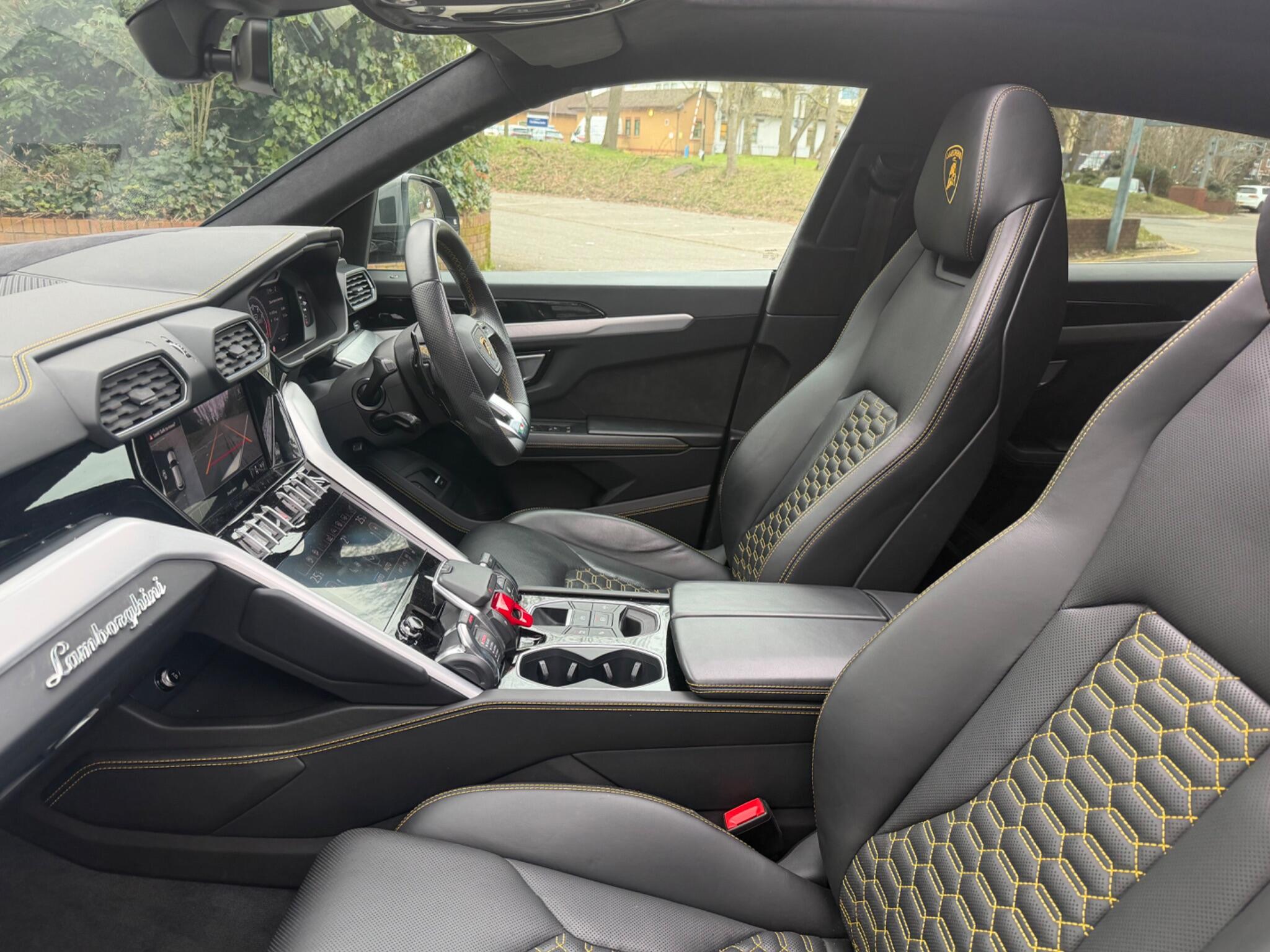 Lamborghini Urus view 13