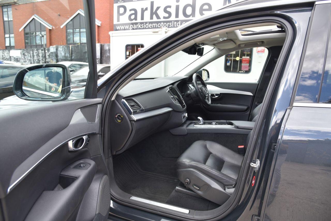 Volvo XC90 view 22