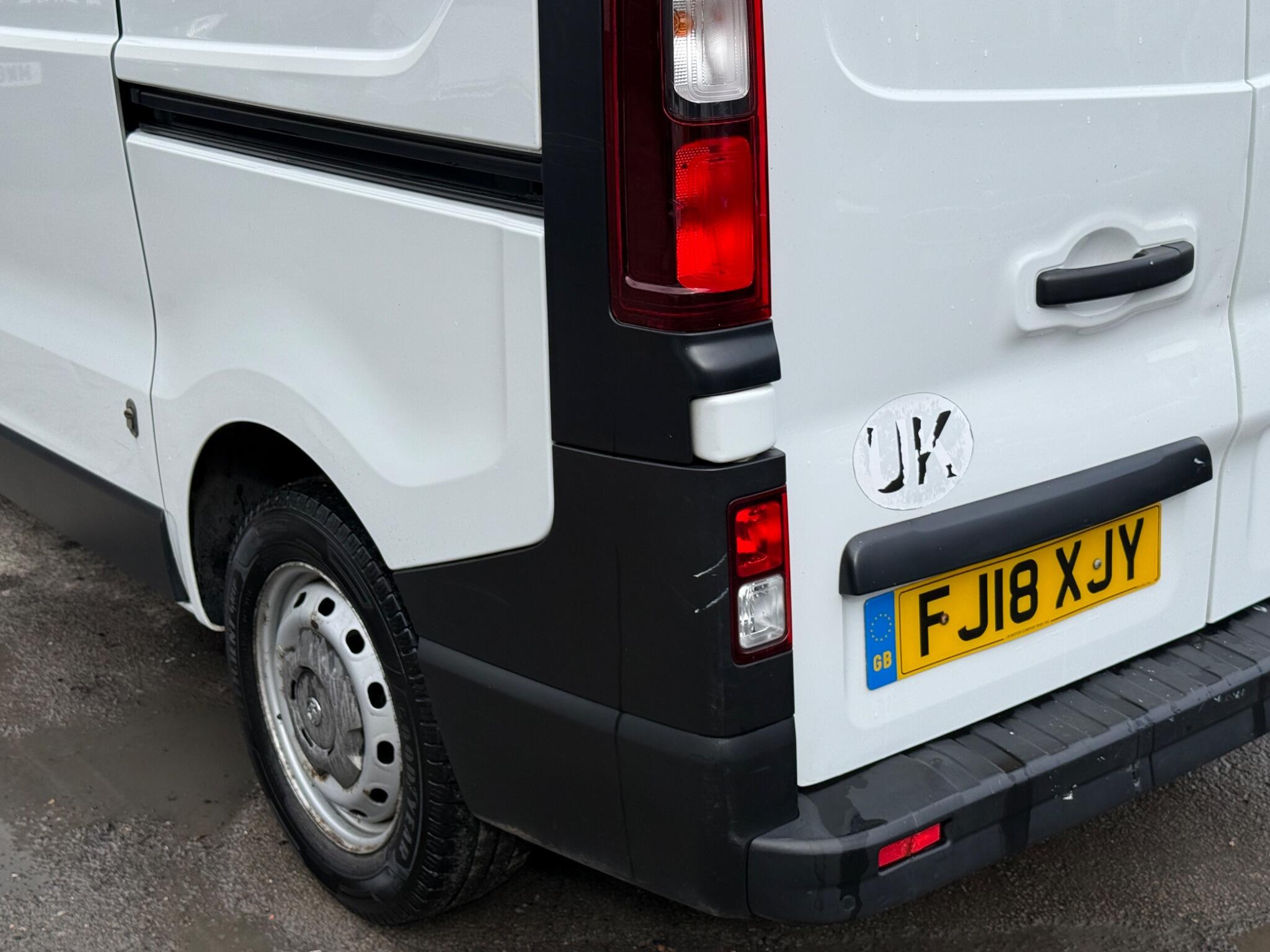 Vauxhall Vivaro - Image 25
