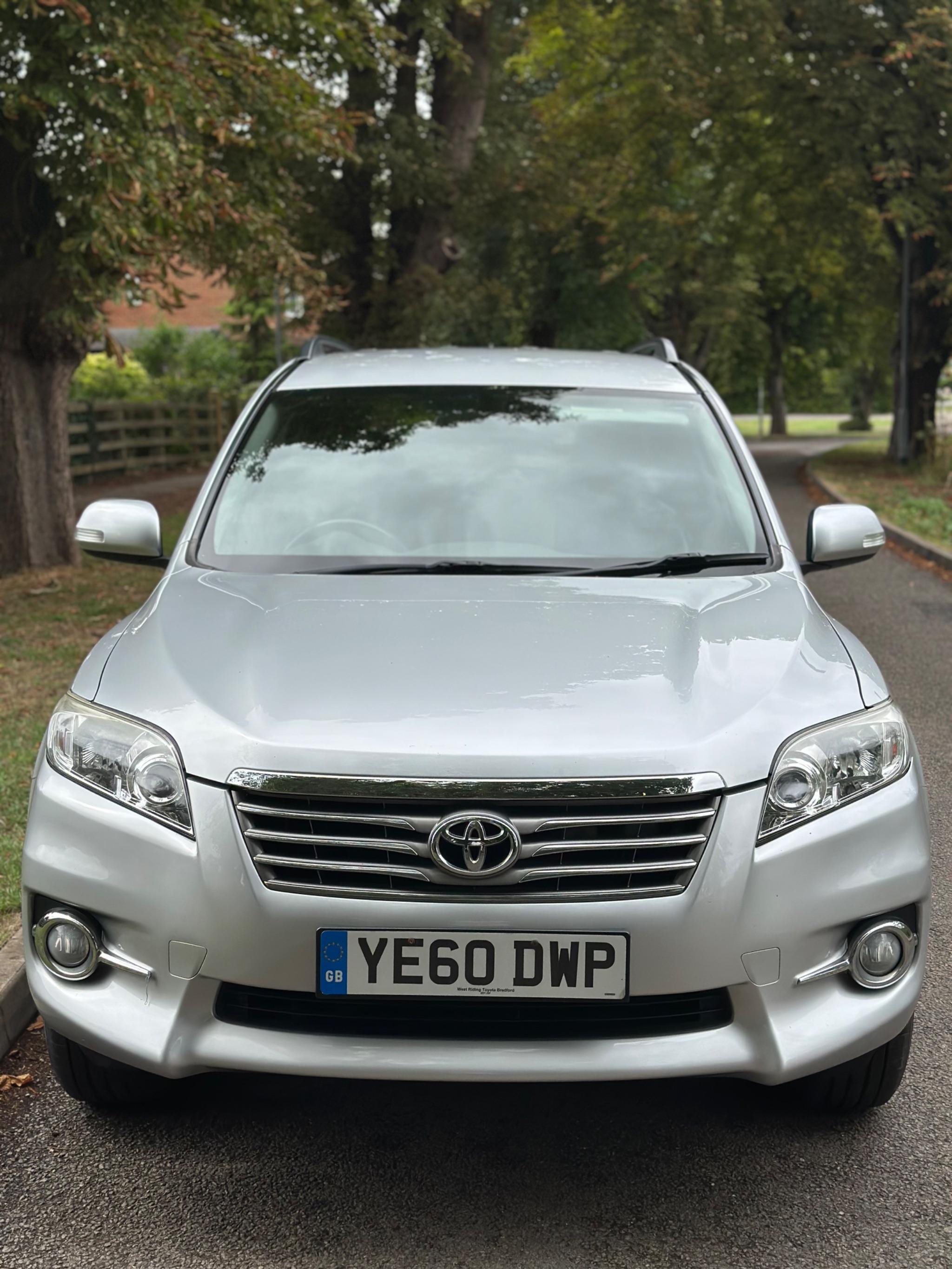 2010 Toyota RAV4 image 11