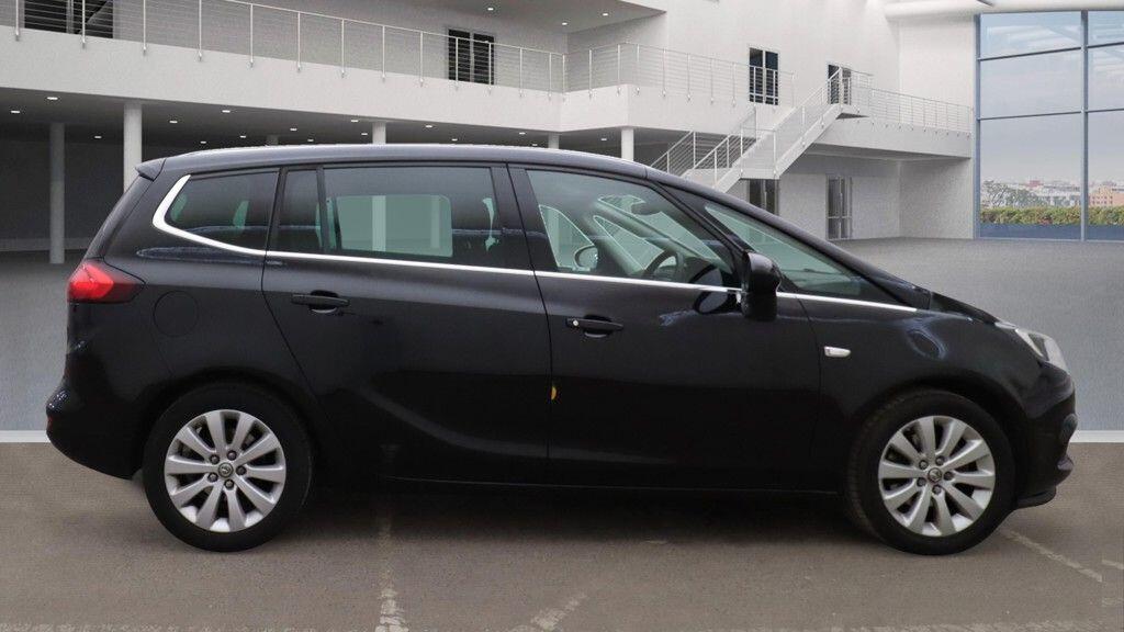 Vauxhall Zafira Tourer view 9