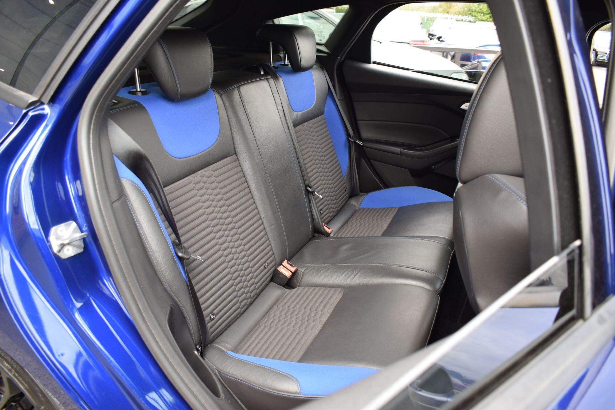 Ford Focus view 24