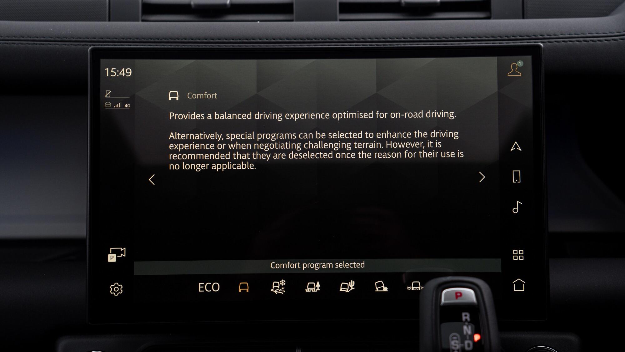 Land Rover Defender 110 view 29