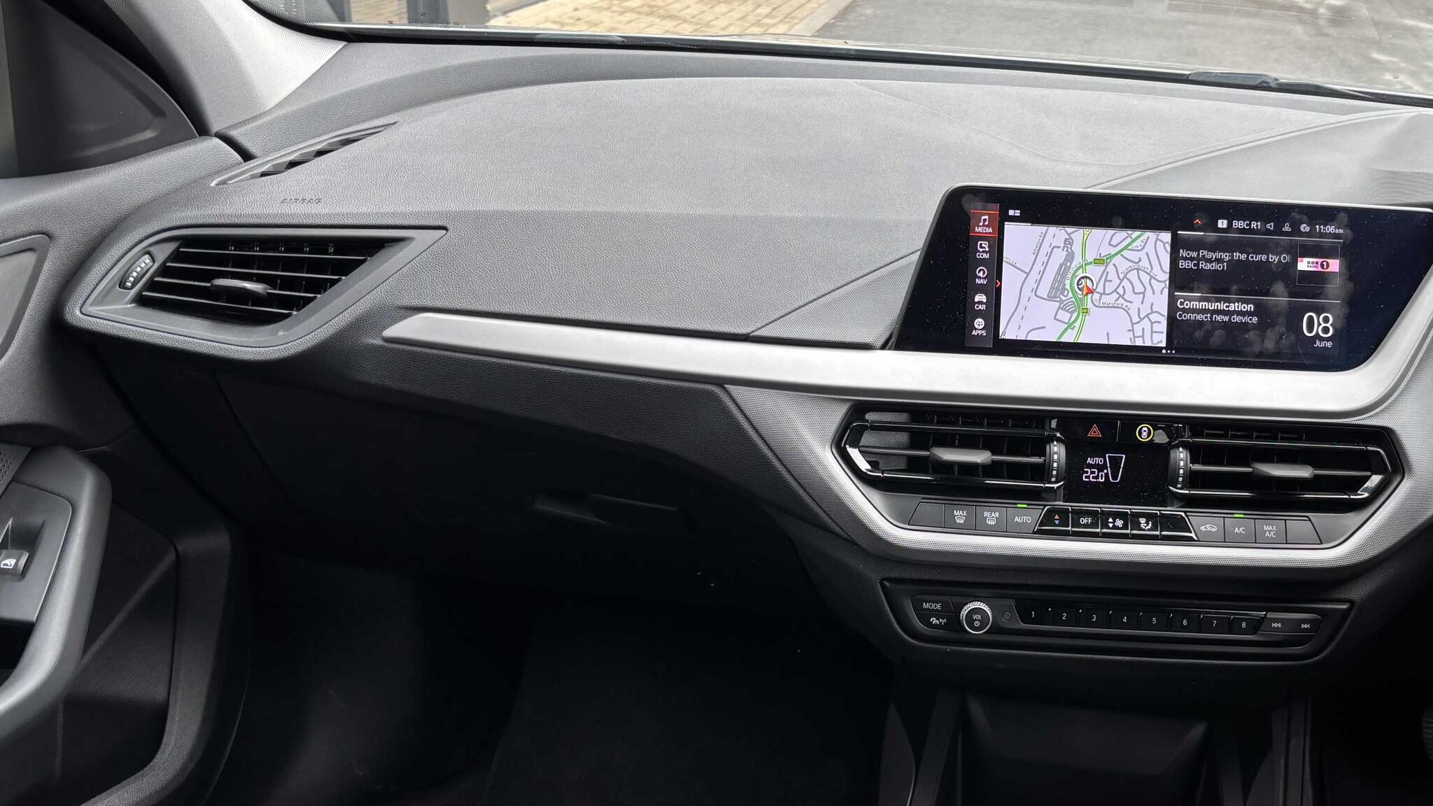 BMW 1 Series view 4
