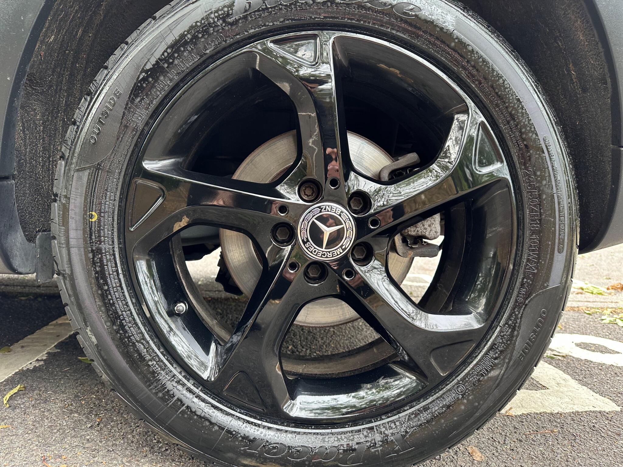 Mercedes-Benz GLA view 21