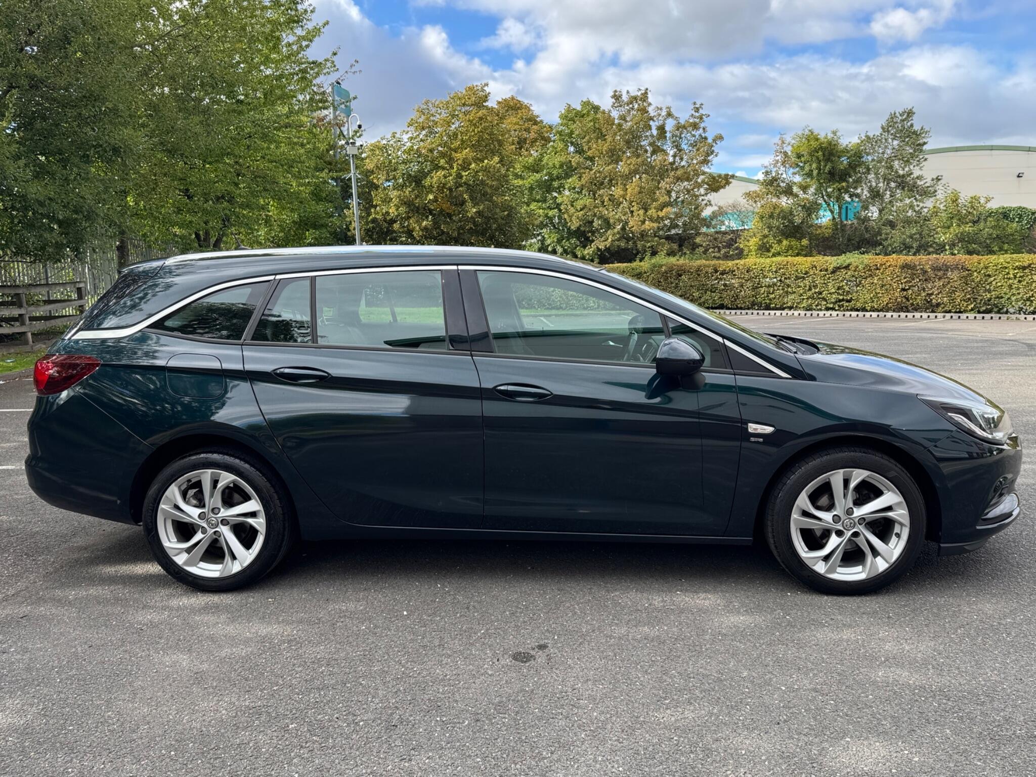 Vauxhall Astra view 4