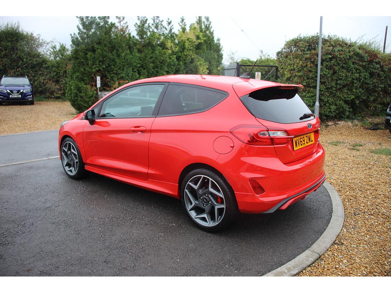 Ford Fiesta view 9