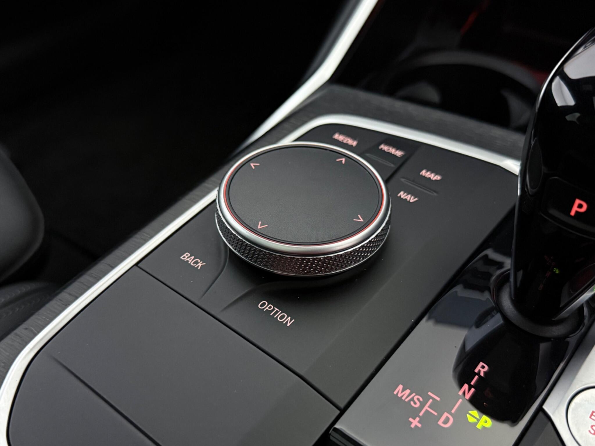 BMW 3 Series view 38