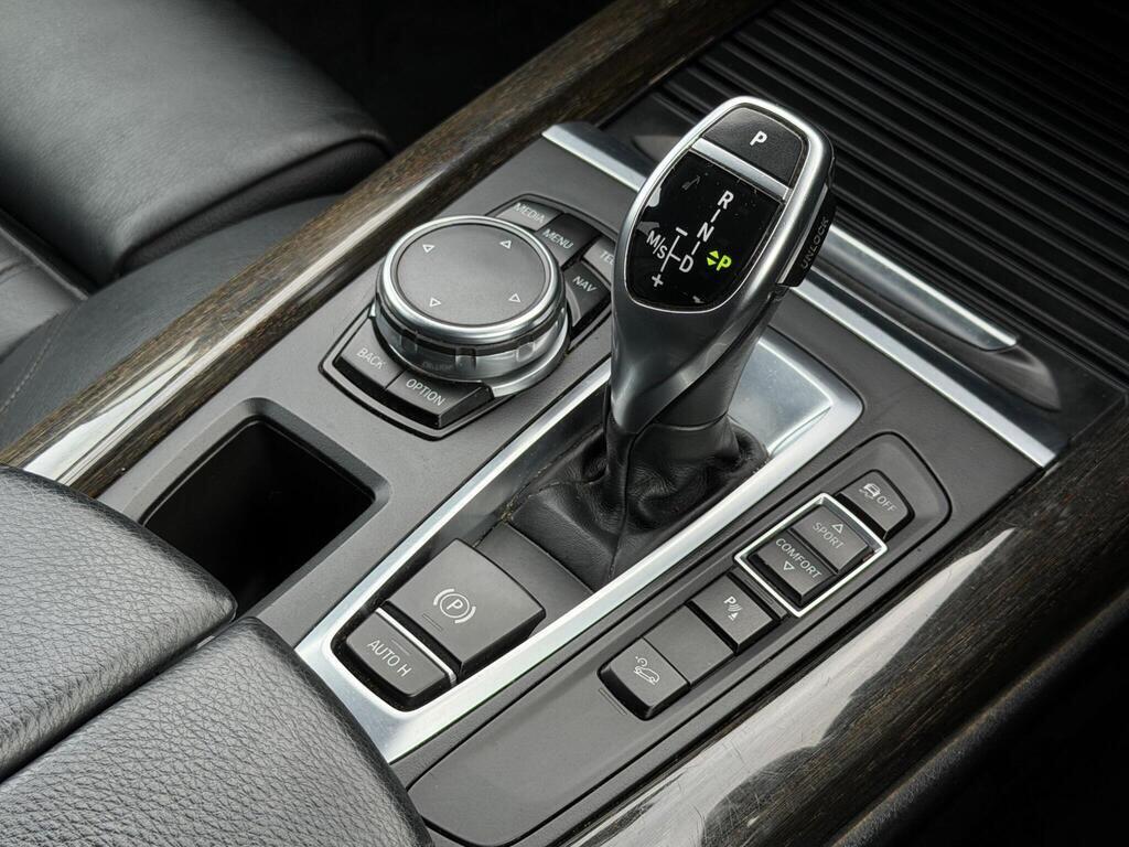BMW X5 view 45