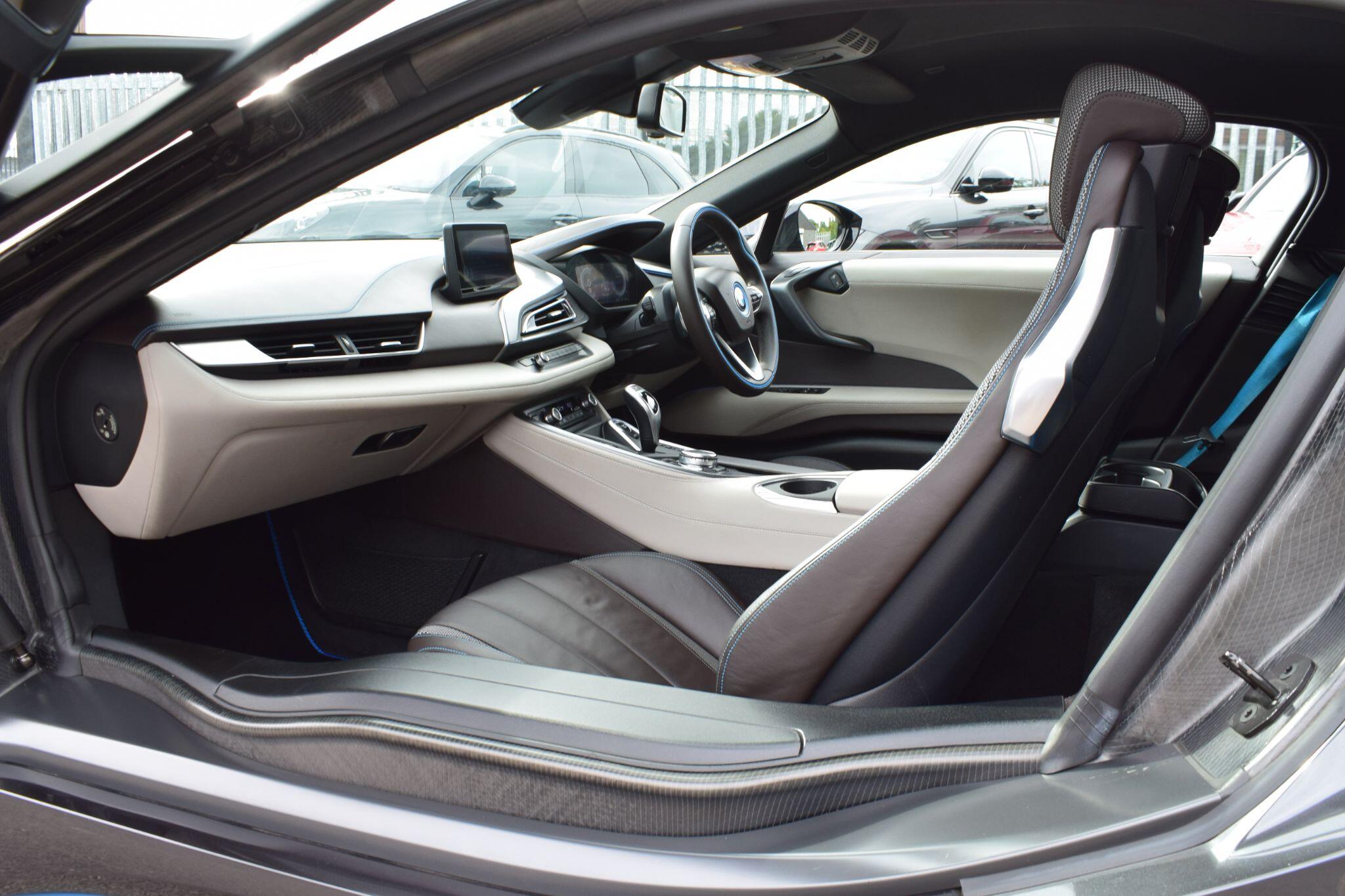 BMW I8 view 12