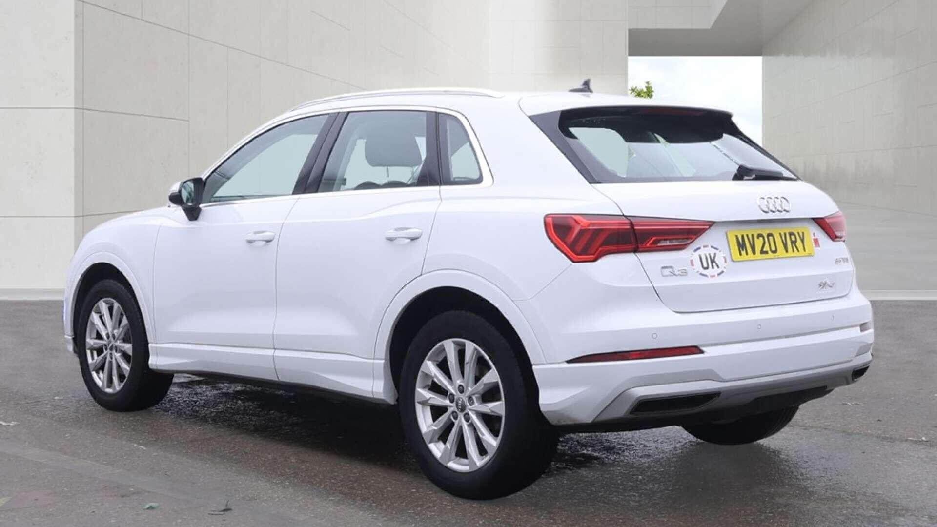 Audi Q3 view 4