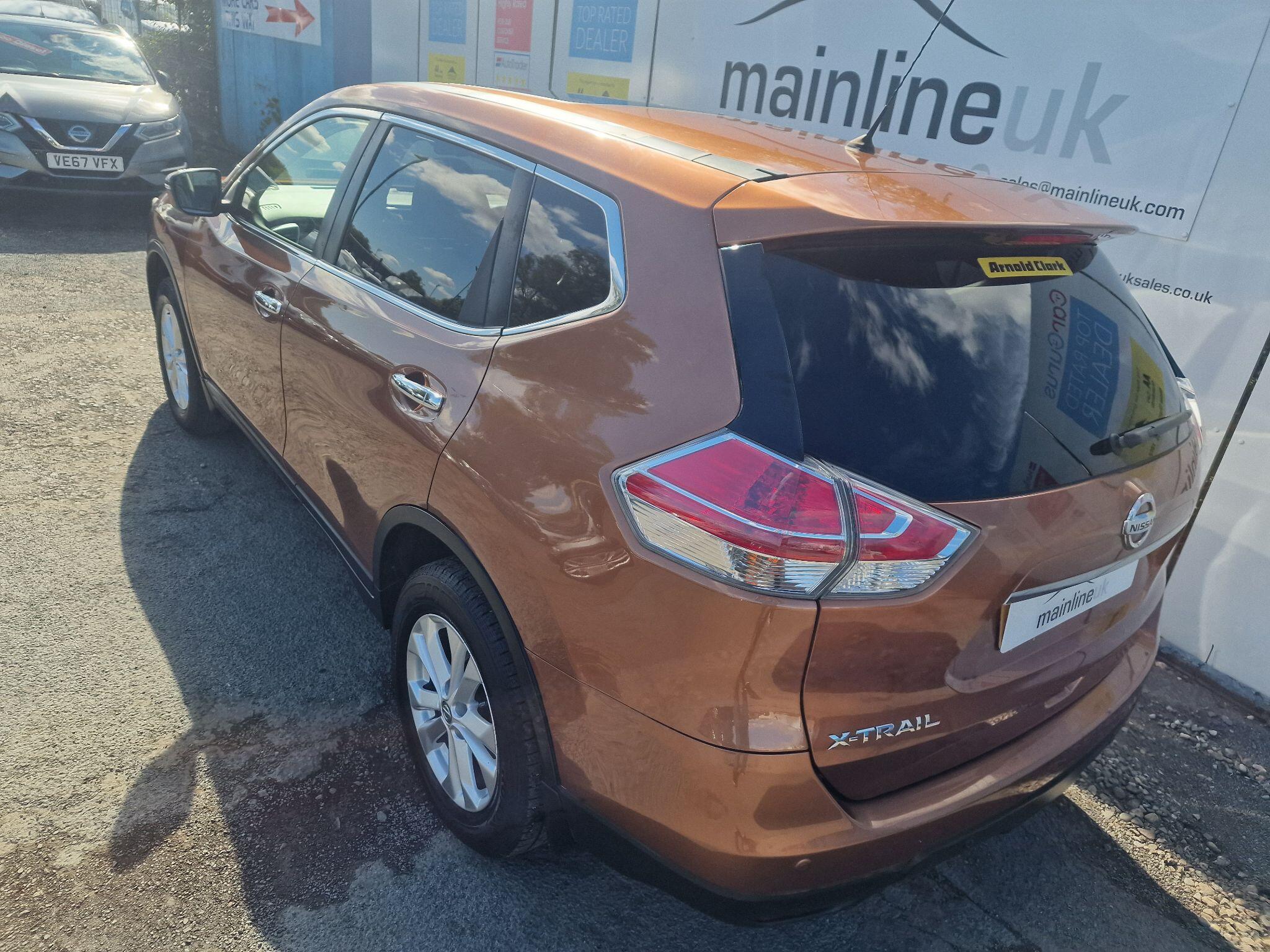 Nissan X-Trail view 4