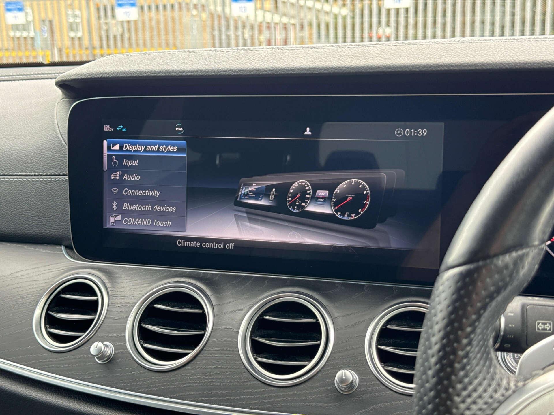 Mercedes-Benz E Class view 77