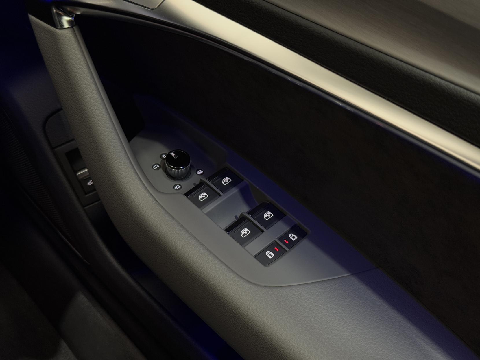 Audi A6 Saloon view 43