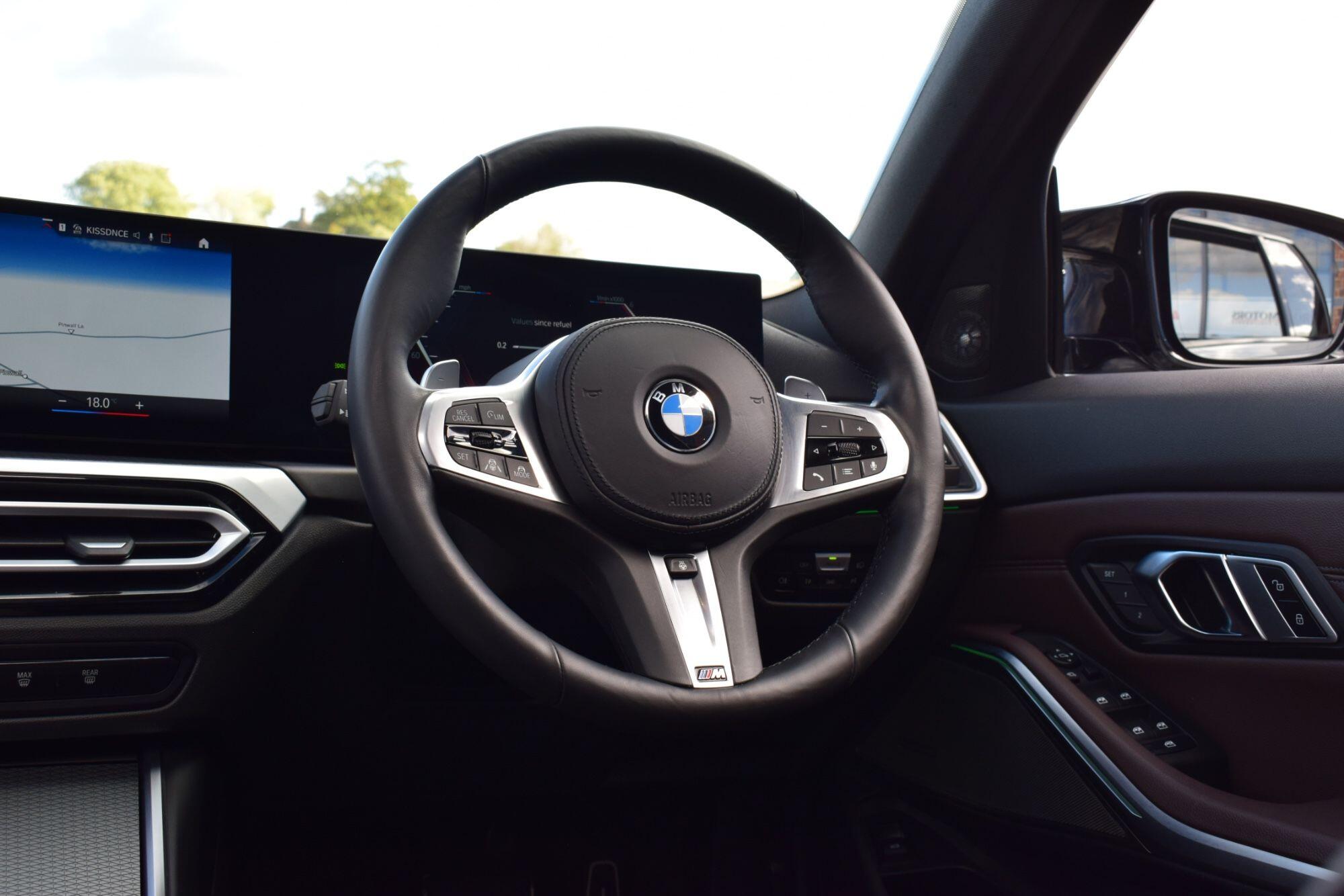 BMW 3 Series view 25