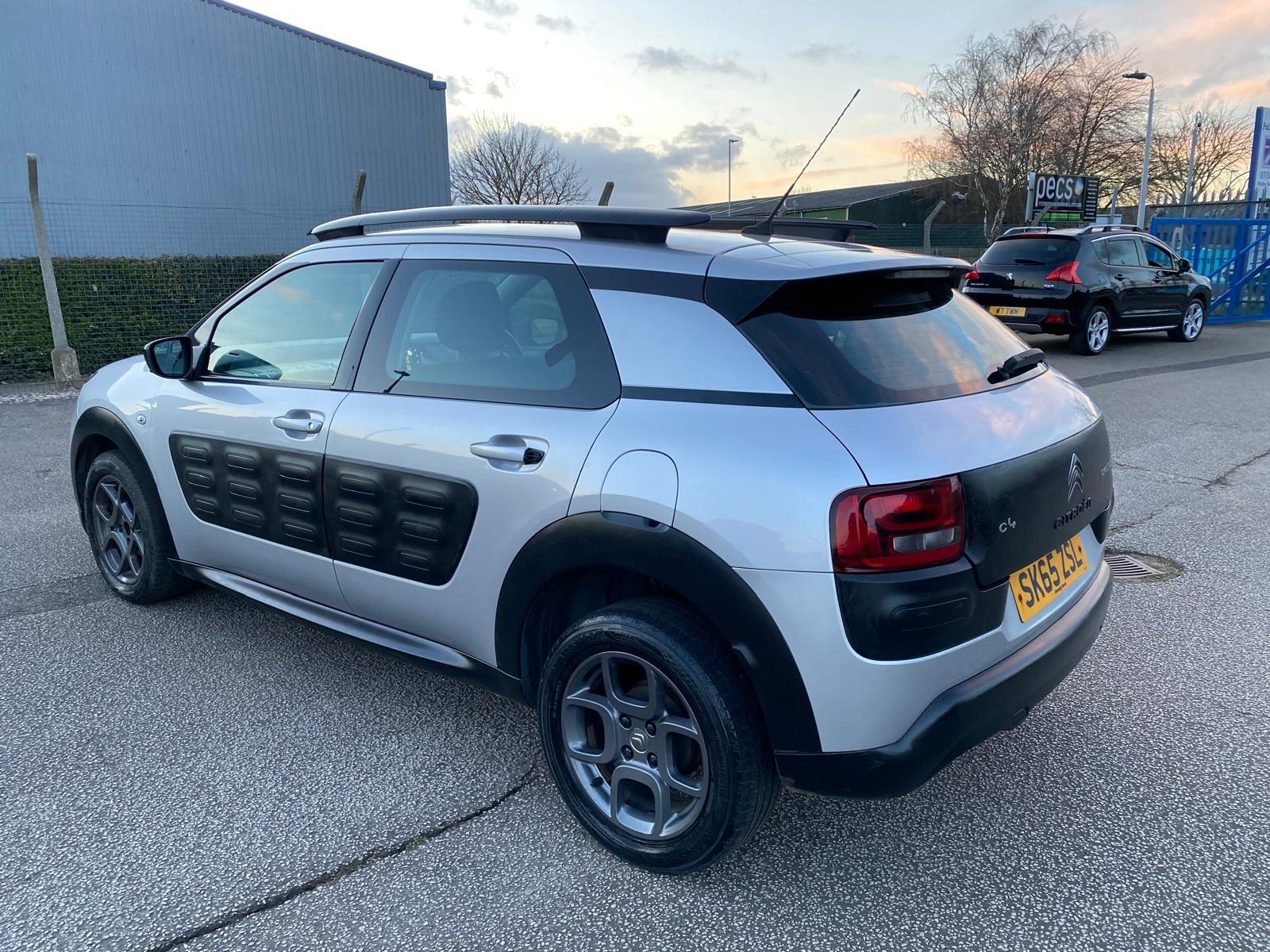 Citroen C4 Cactus view 5
