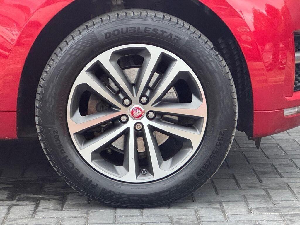 Jaguar F-Pace view 9