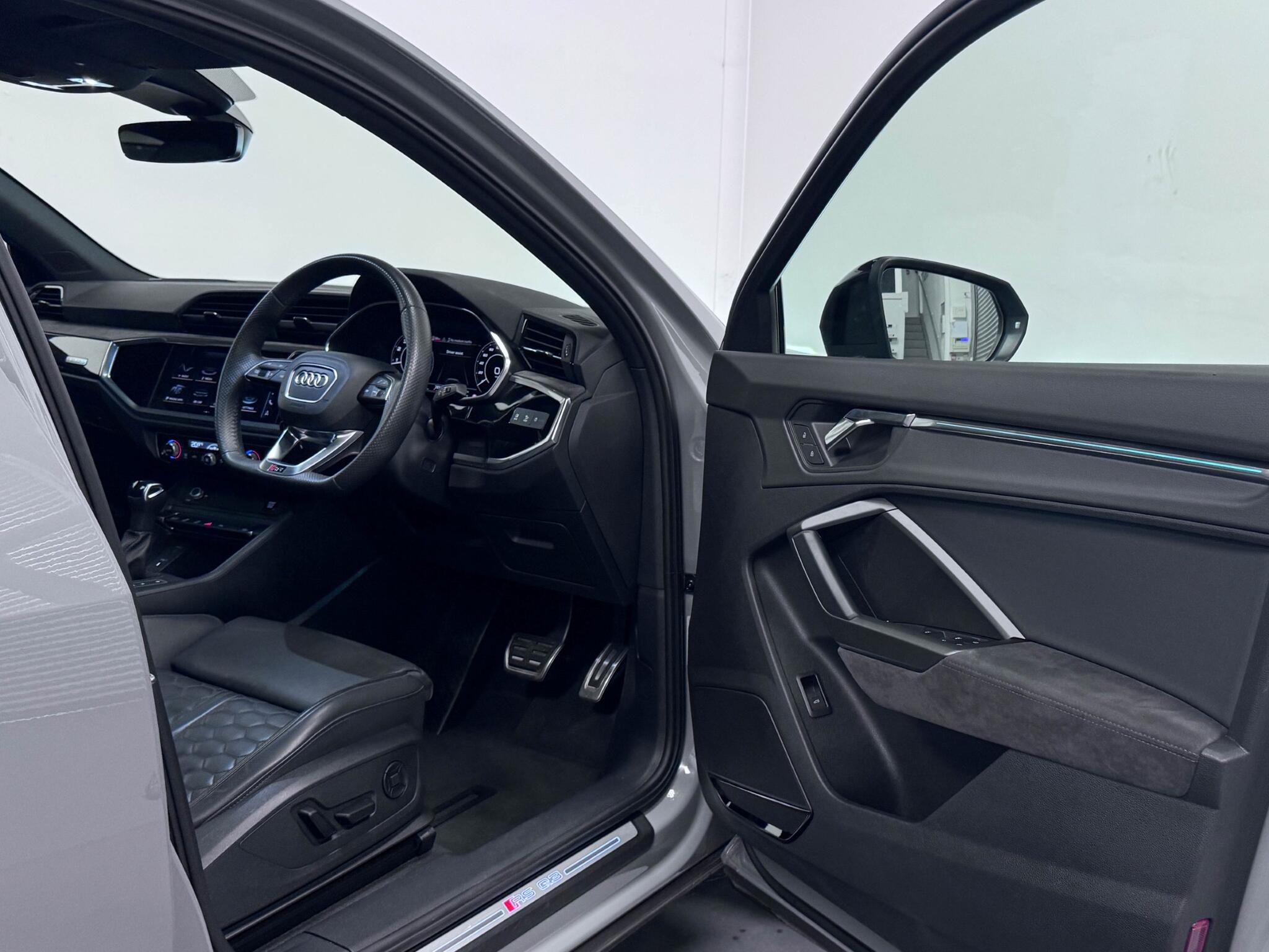 Audi RS Q3 view 35