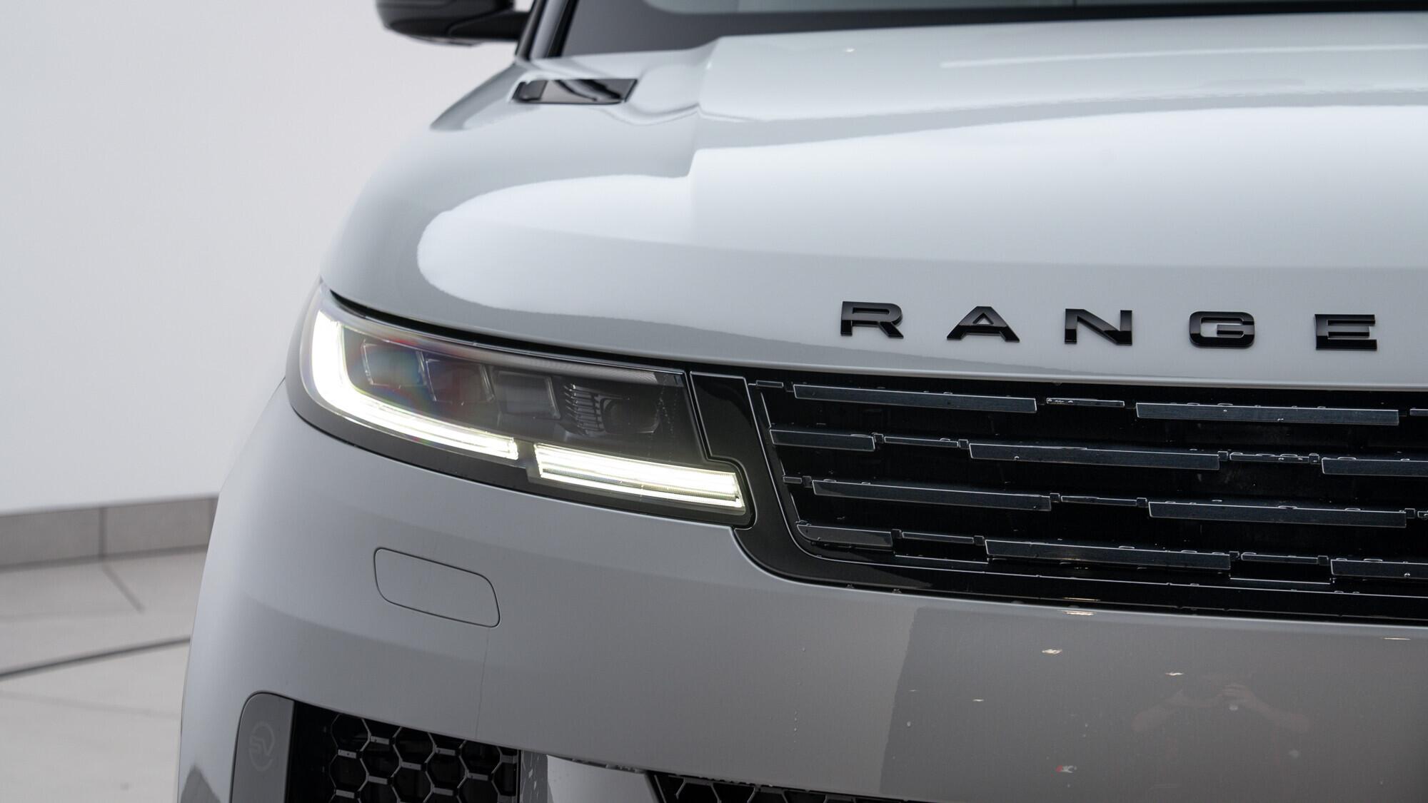 Land Rover Range Rover Sport view 8
