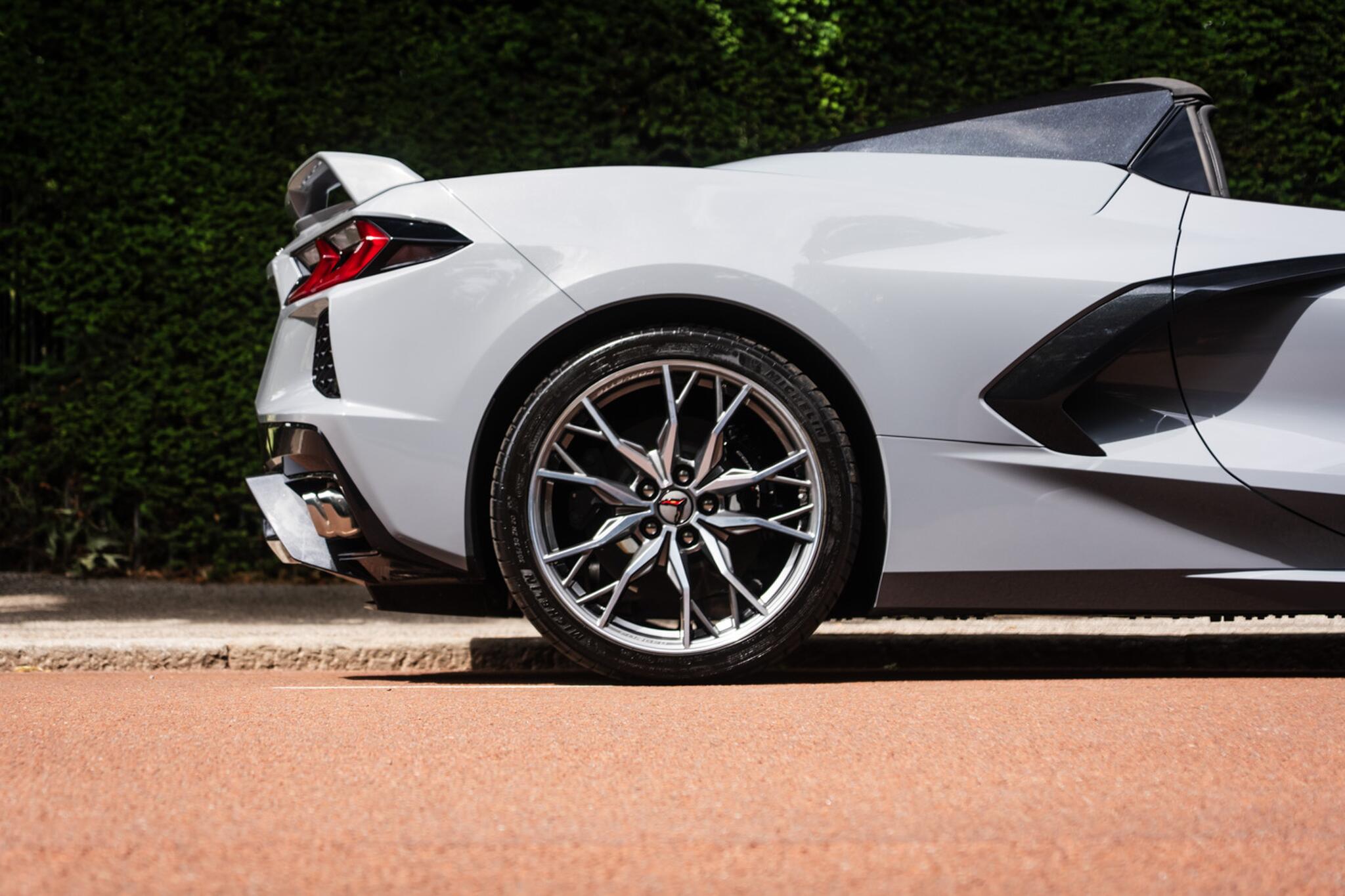Chevrolet Corvette Stingray view 7