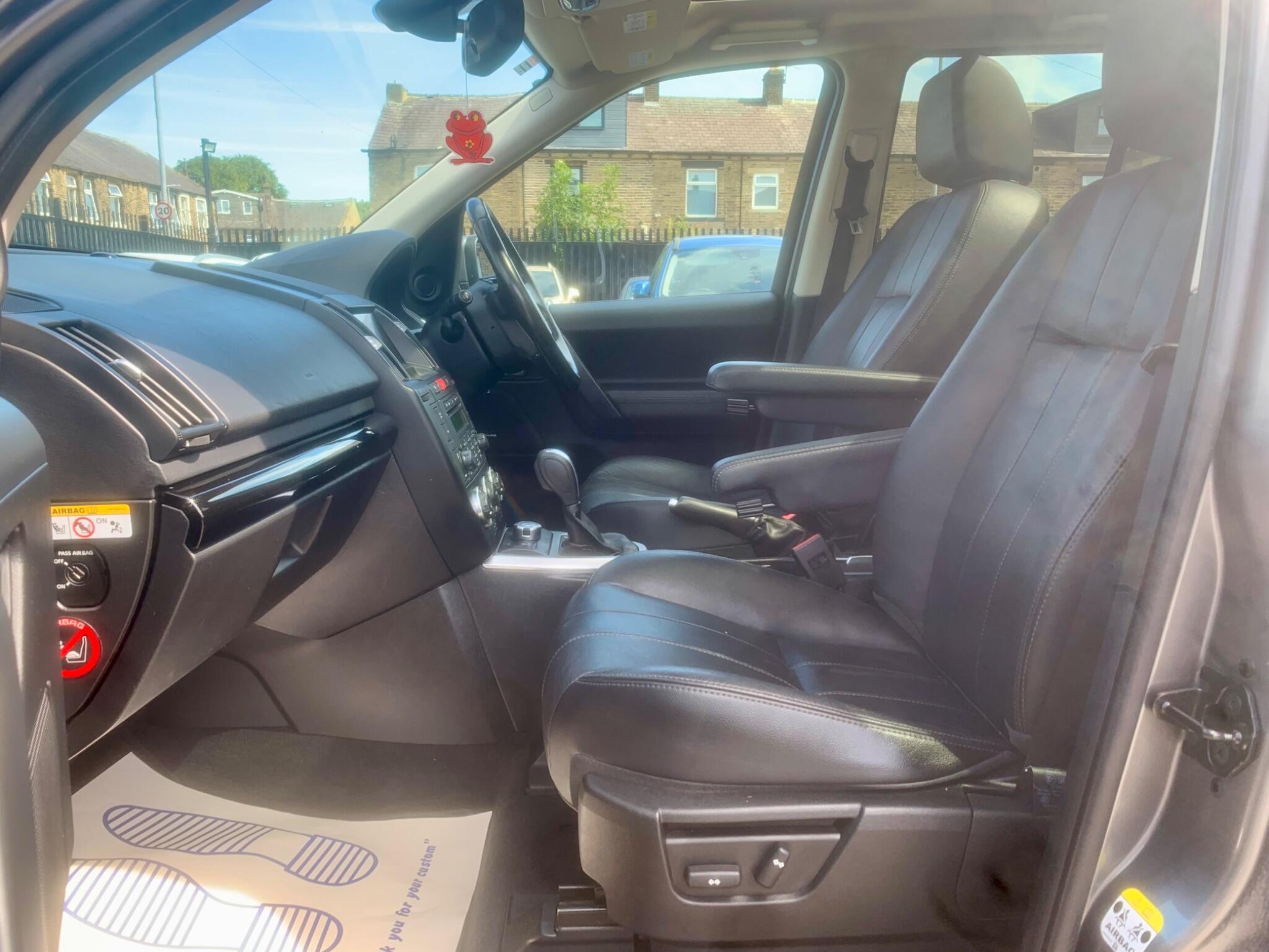 Land Rover Freelander 2 view 23