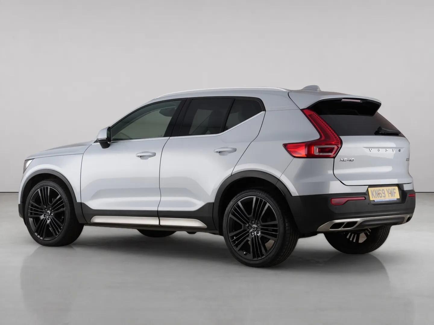 Volvo XC40 view 5