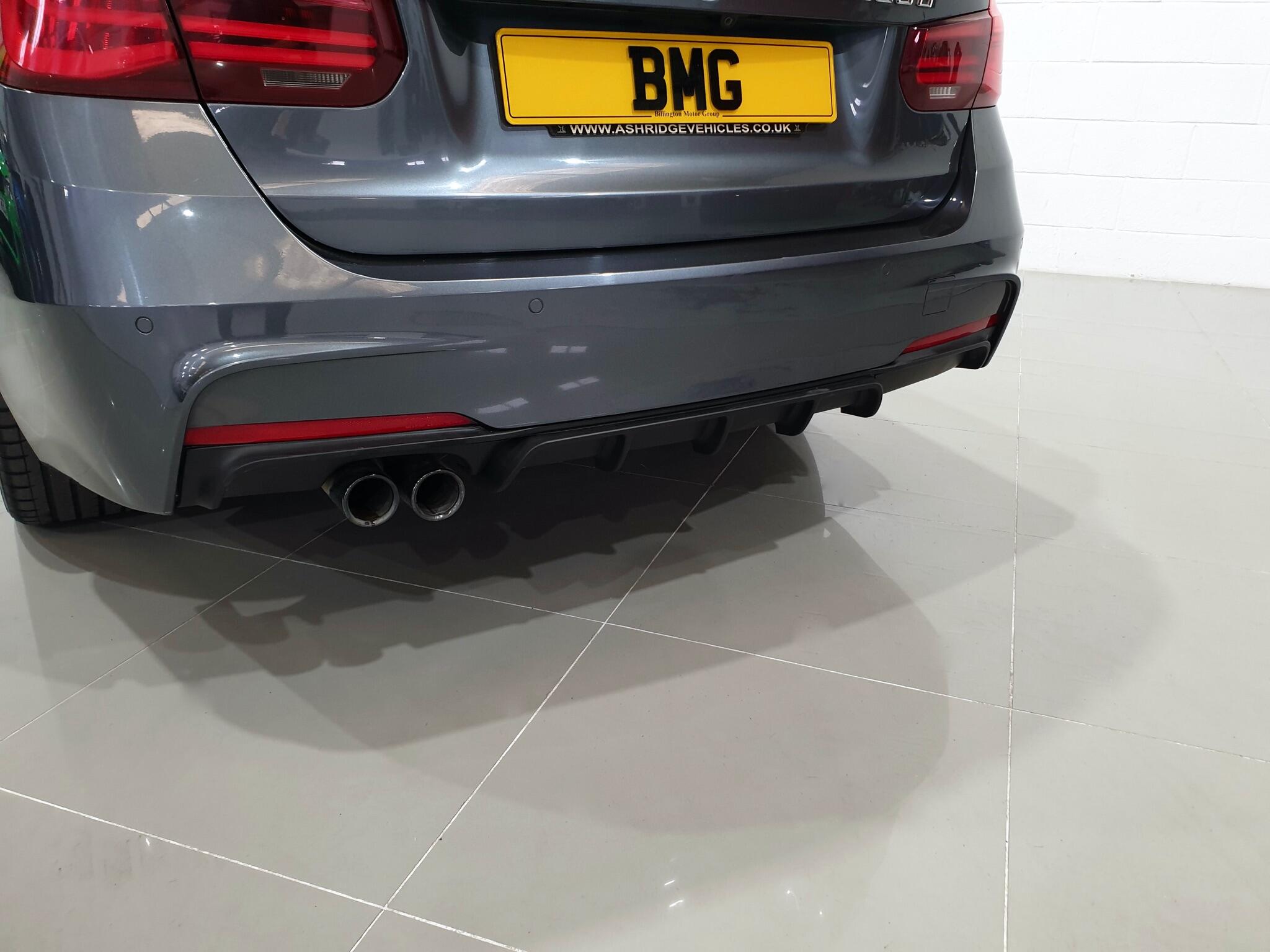BMW 3 Series view 19