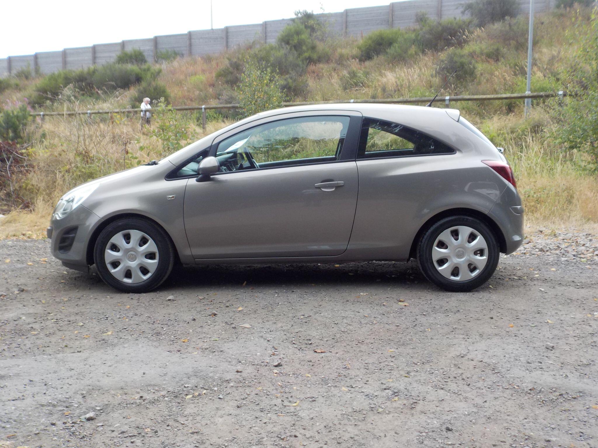 Vauxhall Corsa 1.2i ecoFLEX 16V Exclusiv Euro 5 (s/s) 3dr (A/C)